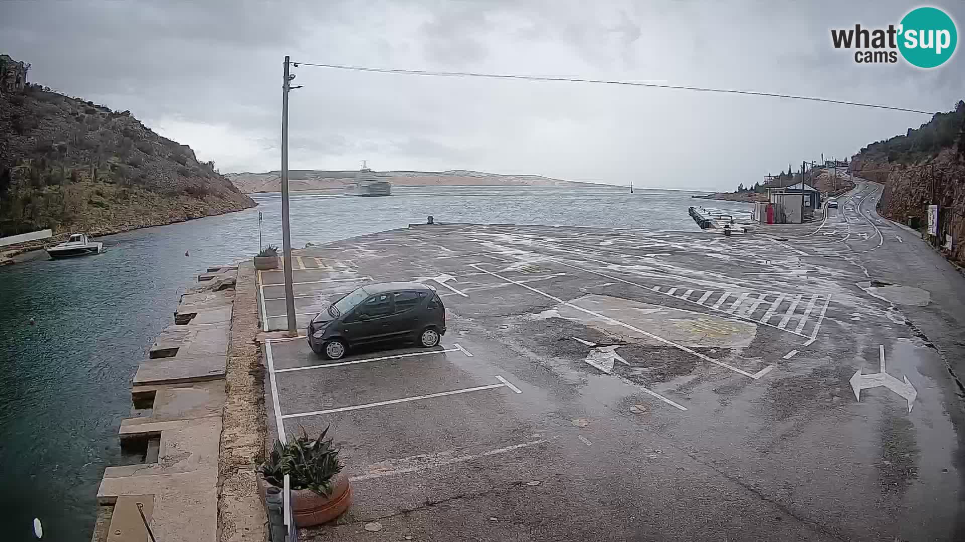 Webcam del puerto de ferris de Prizna – hacia la isla de Pag