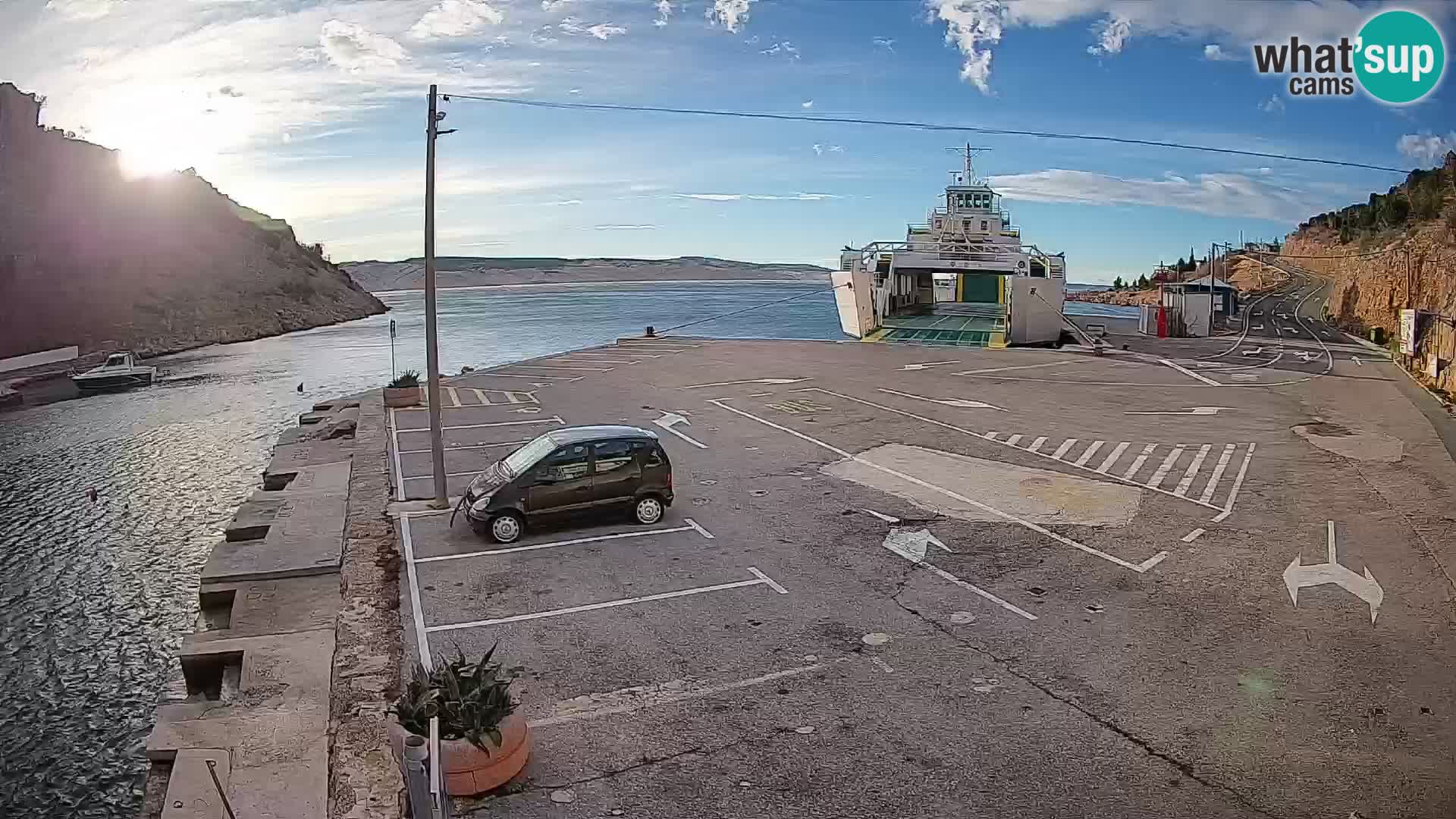 Webcam del puerto de ferris de Prizna – hacia la isla de Pag