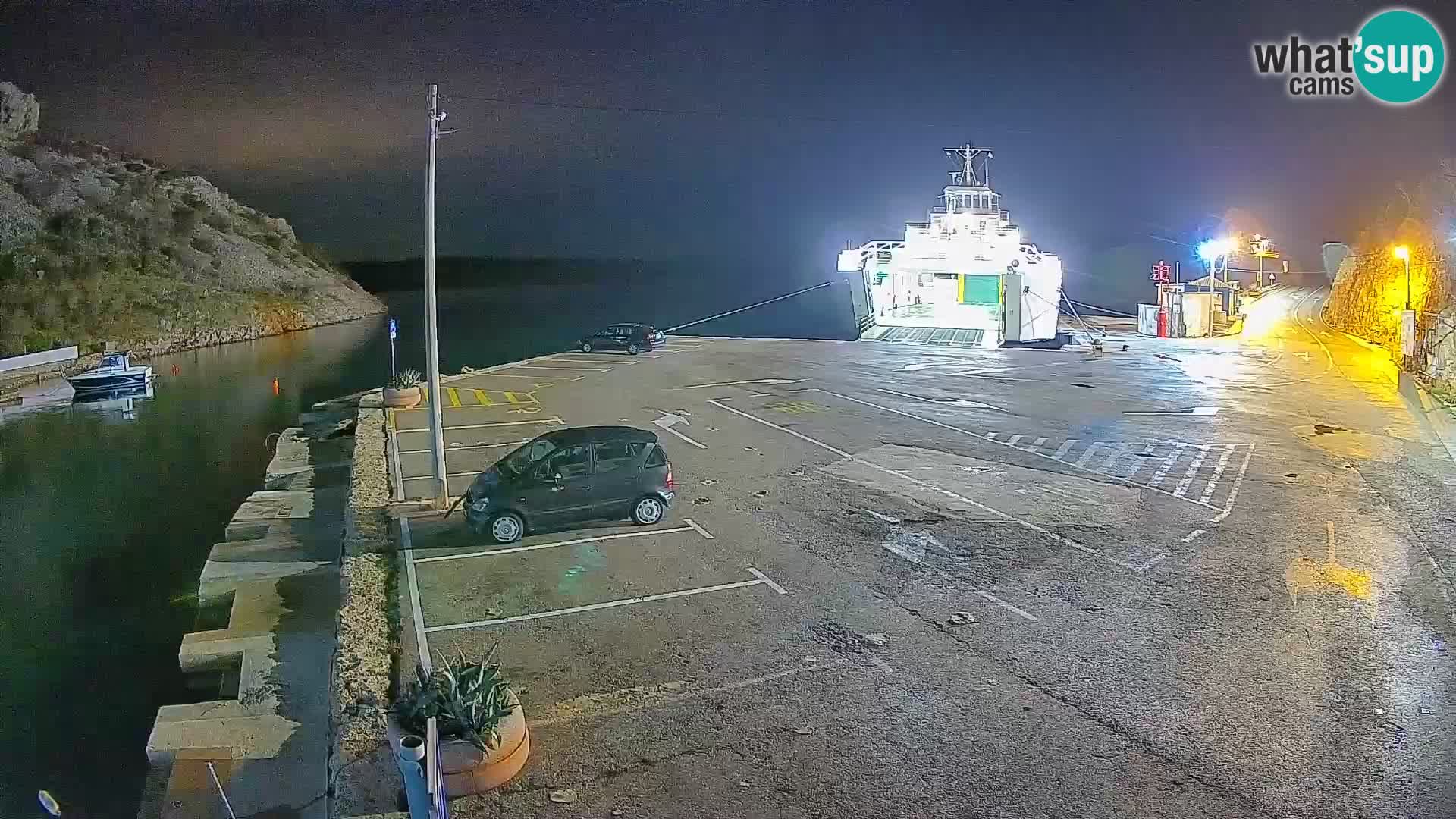 Webcam del puerto de ferris de Prizna – hacia la isla de Pag