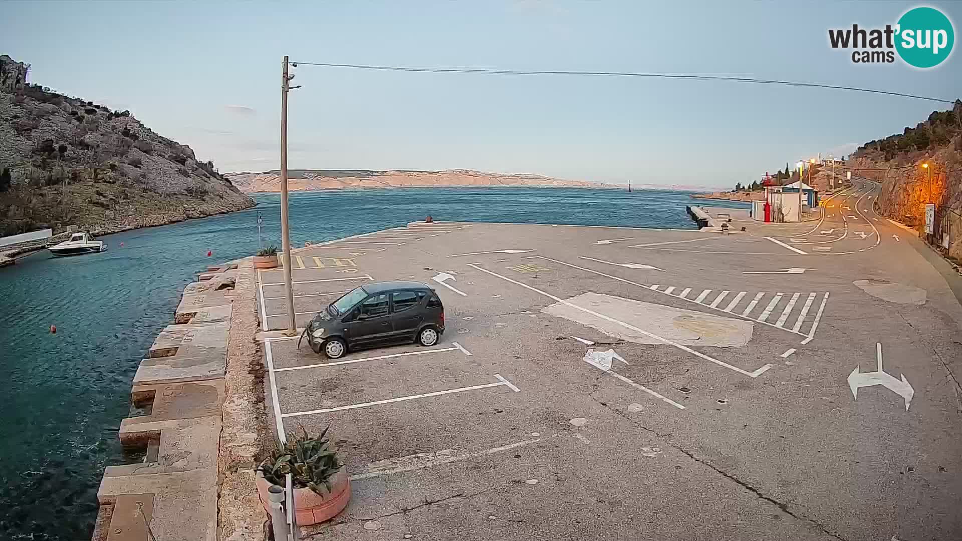 Webcam Prizna ferry port to Pag island