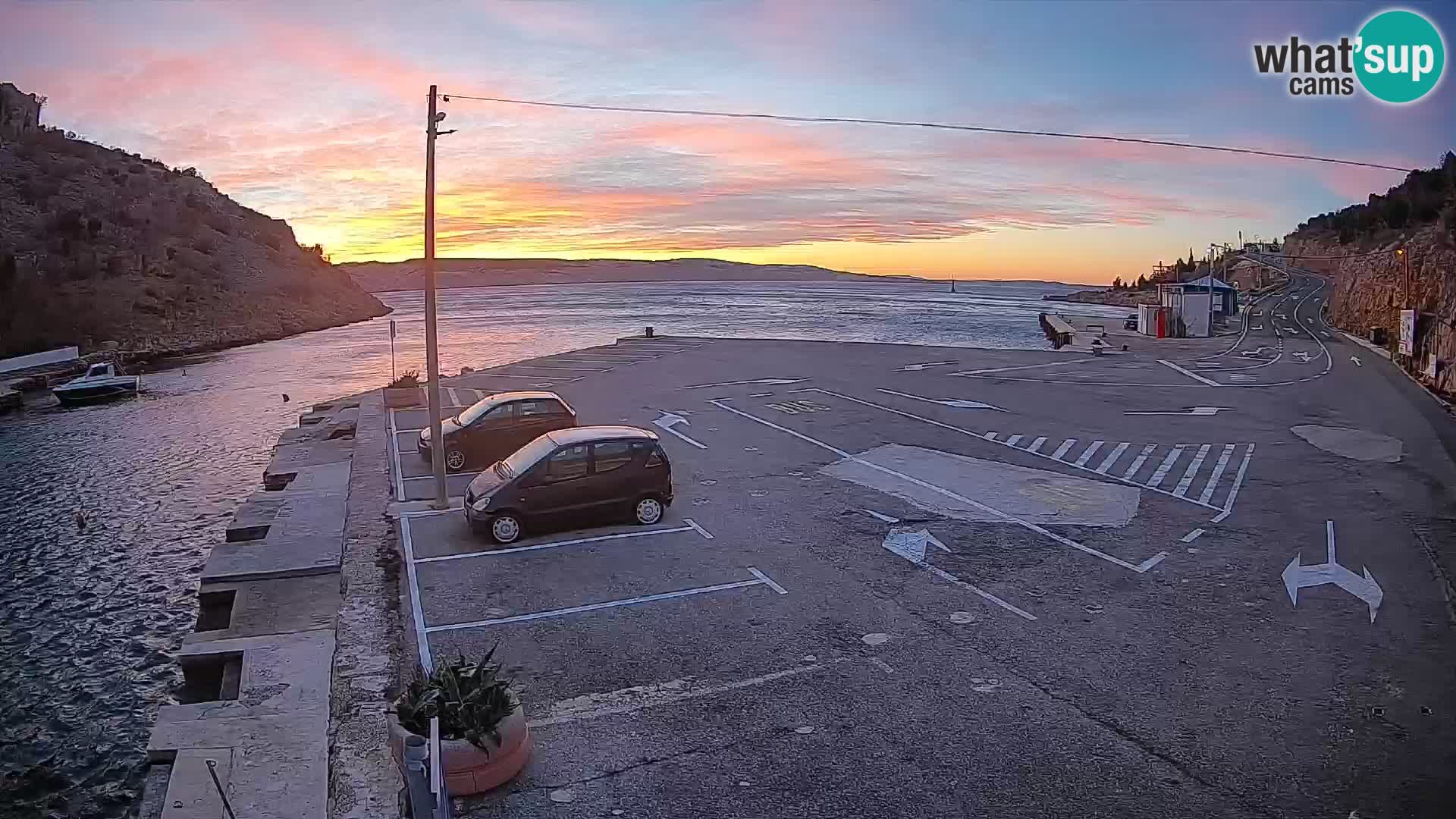 Webcam del puerto de ferris de Prizna – hacia la isla de Pag