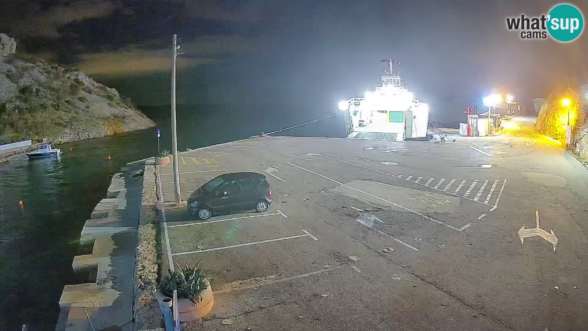 Webcam del puerto de ferris de Prizna – hacia la isla de Pag
