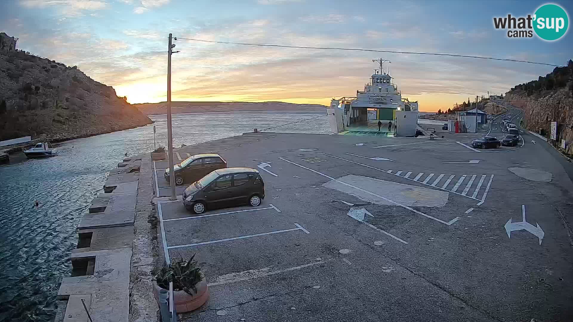 Webcam Prizna ferry port to Pag island