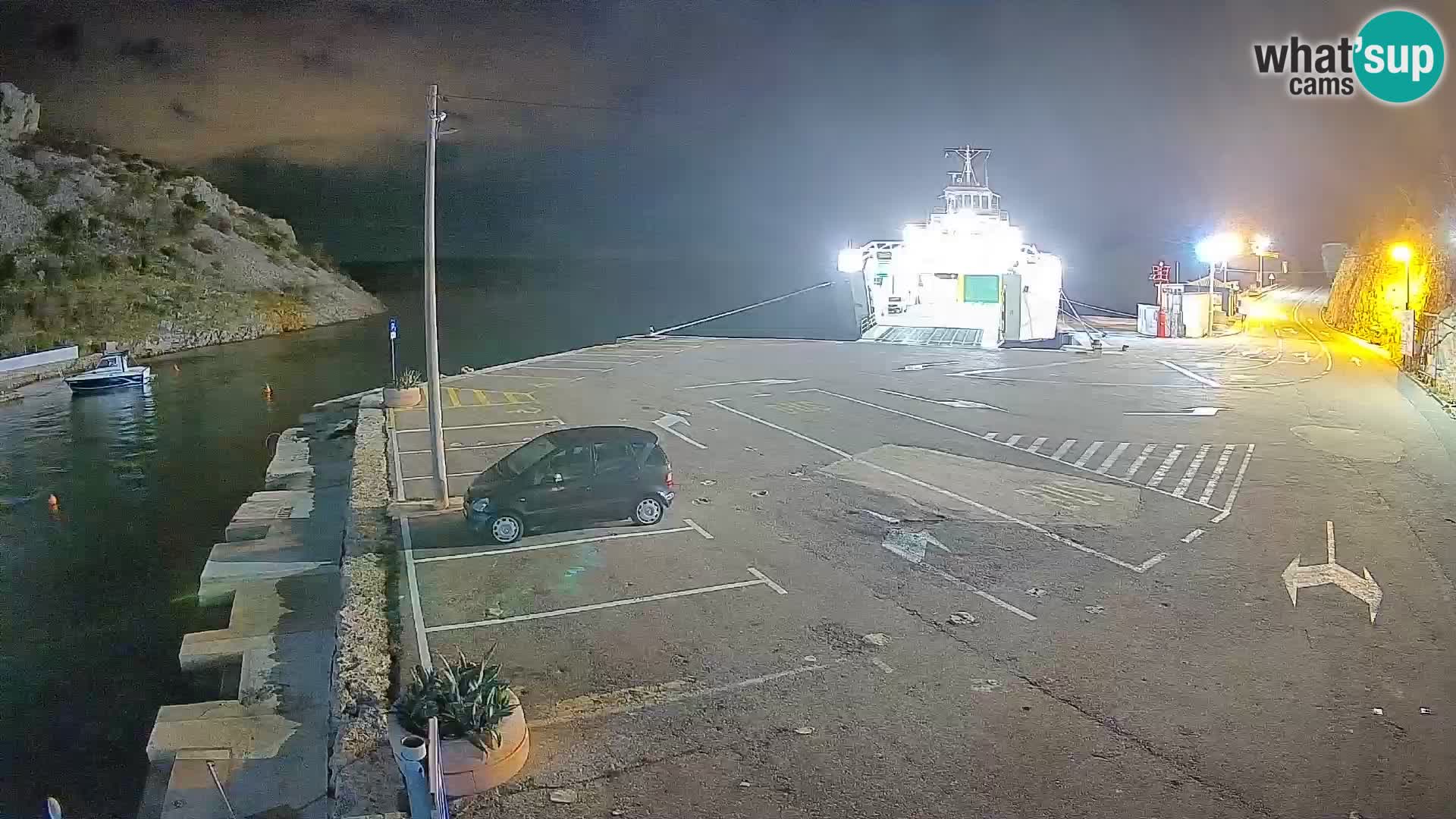 Webcam del puerto de ferris de Prizna – hacia la isla de Pag