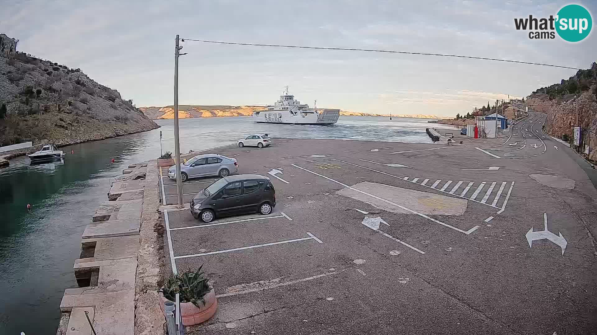 Webcam Fährhafen Prizna – zur Insel Pag