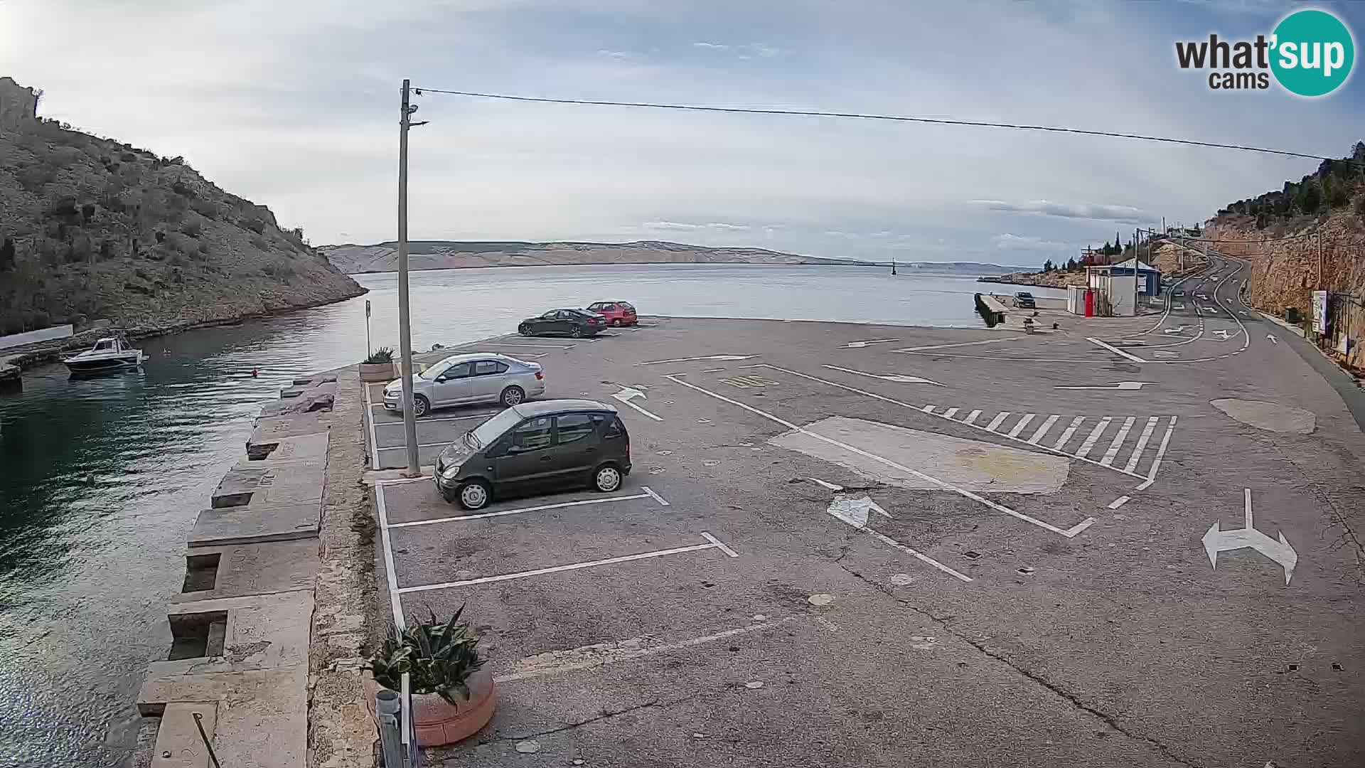Webcam del puerto de ferris de Prizna – hacia la isla de Pag
