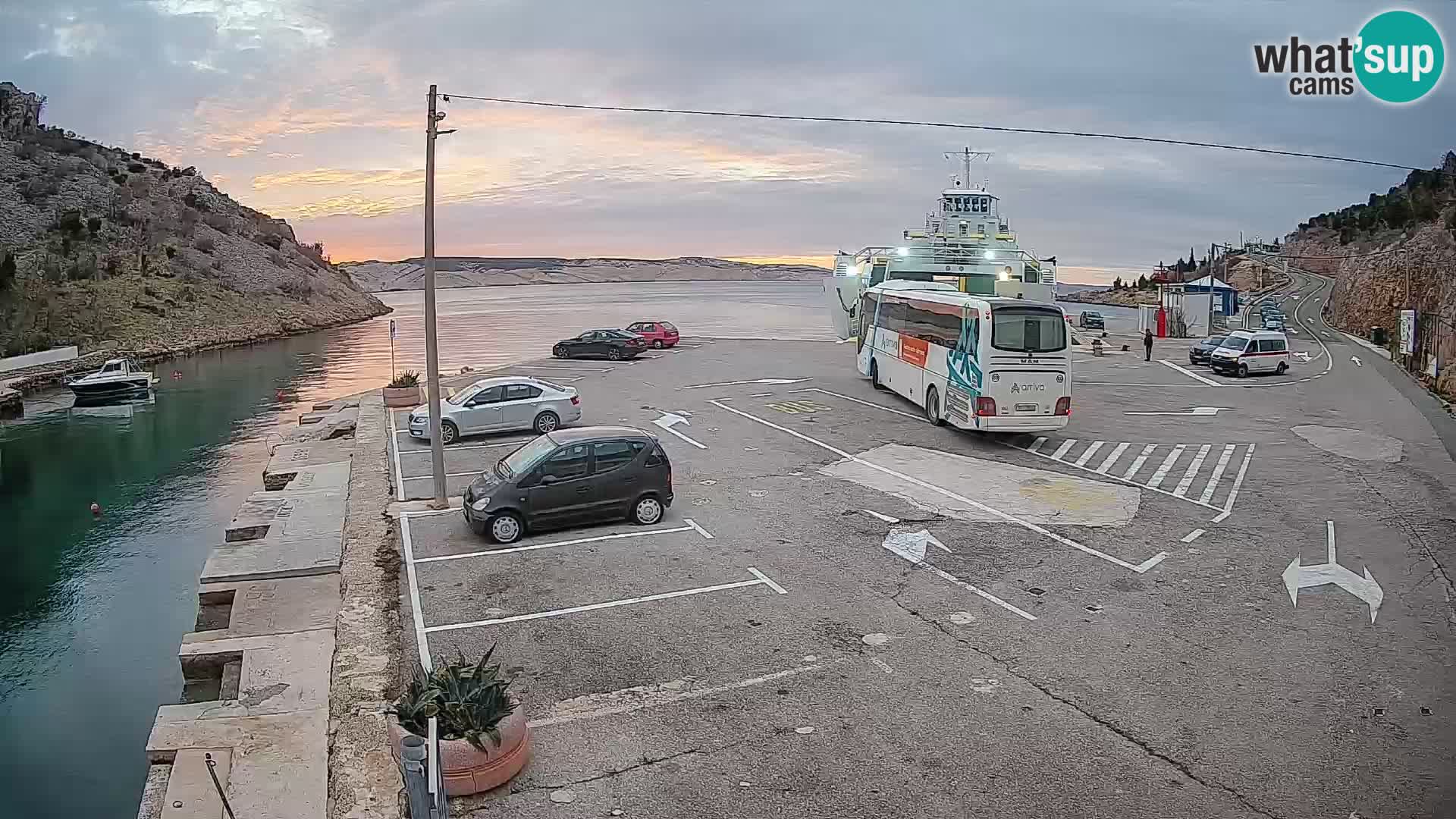 Webcam port de ferry de Prizna – vers l’île de Pag