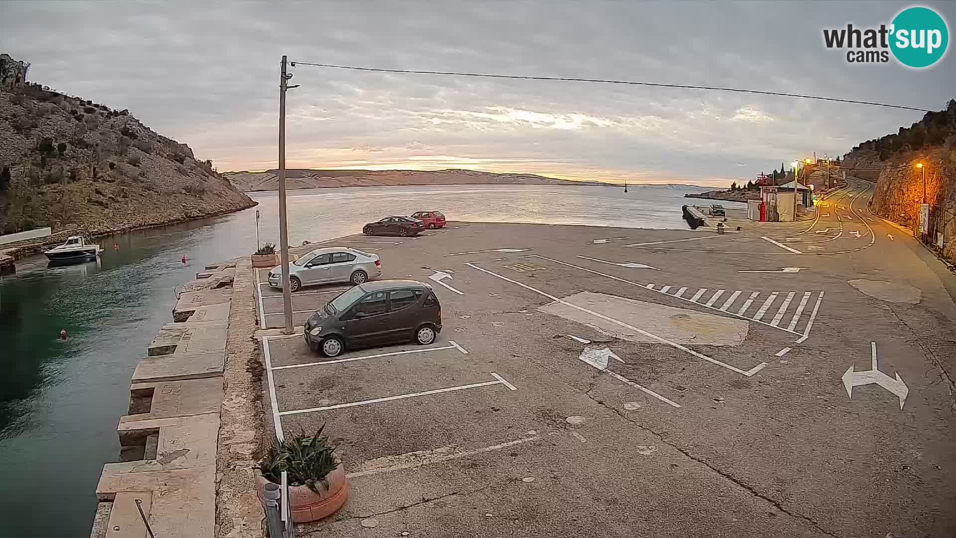 Webcam port de ferry de Prizna – vers l’île de Pag