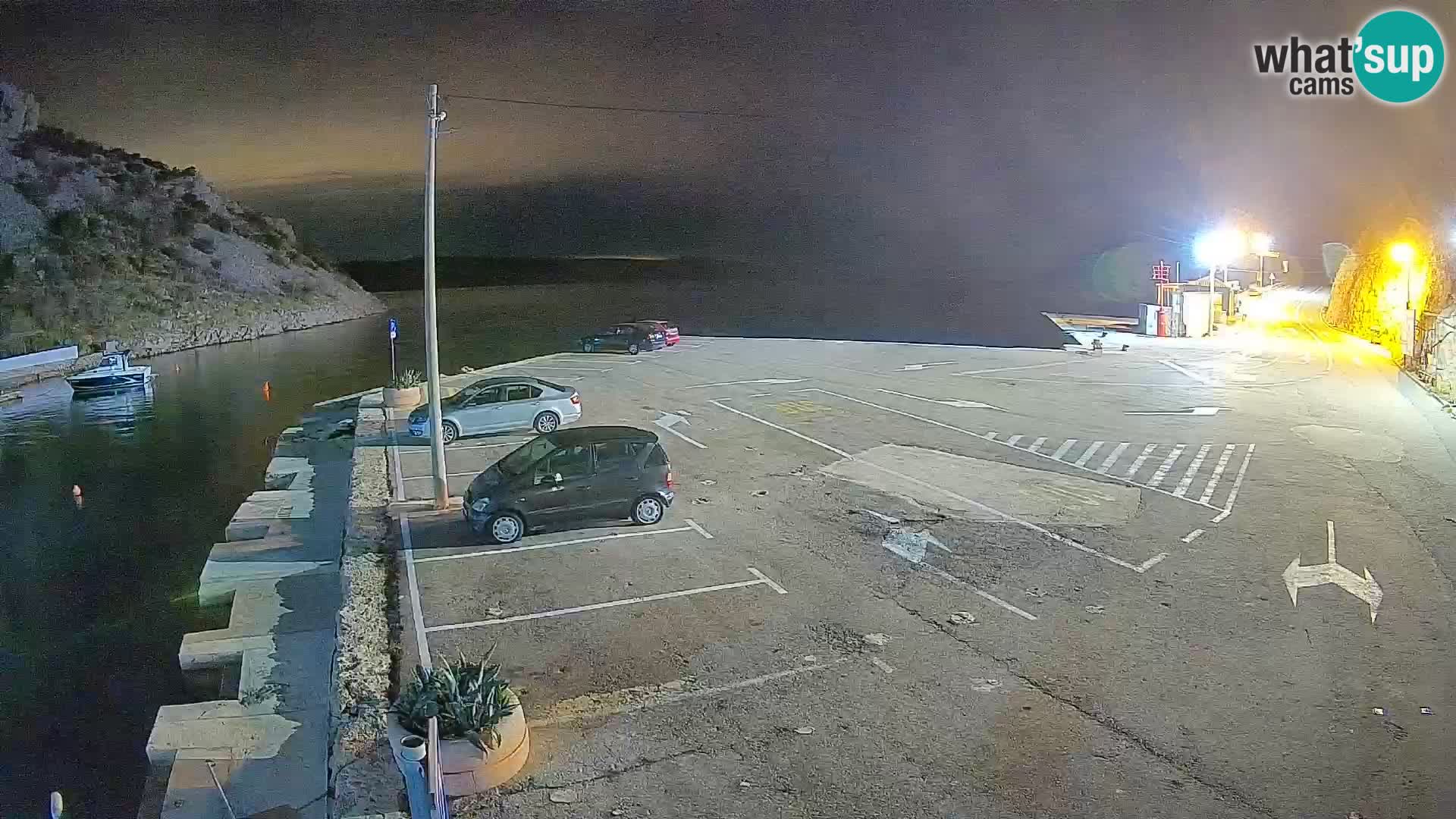 Webcam del puerto de ferris de Prizna – hacia la isla de Pag