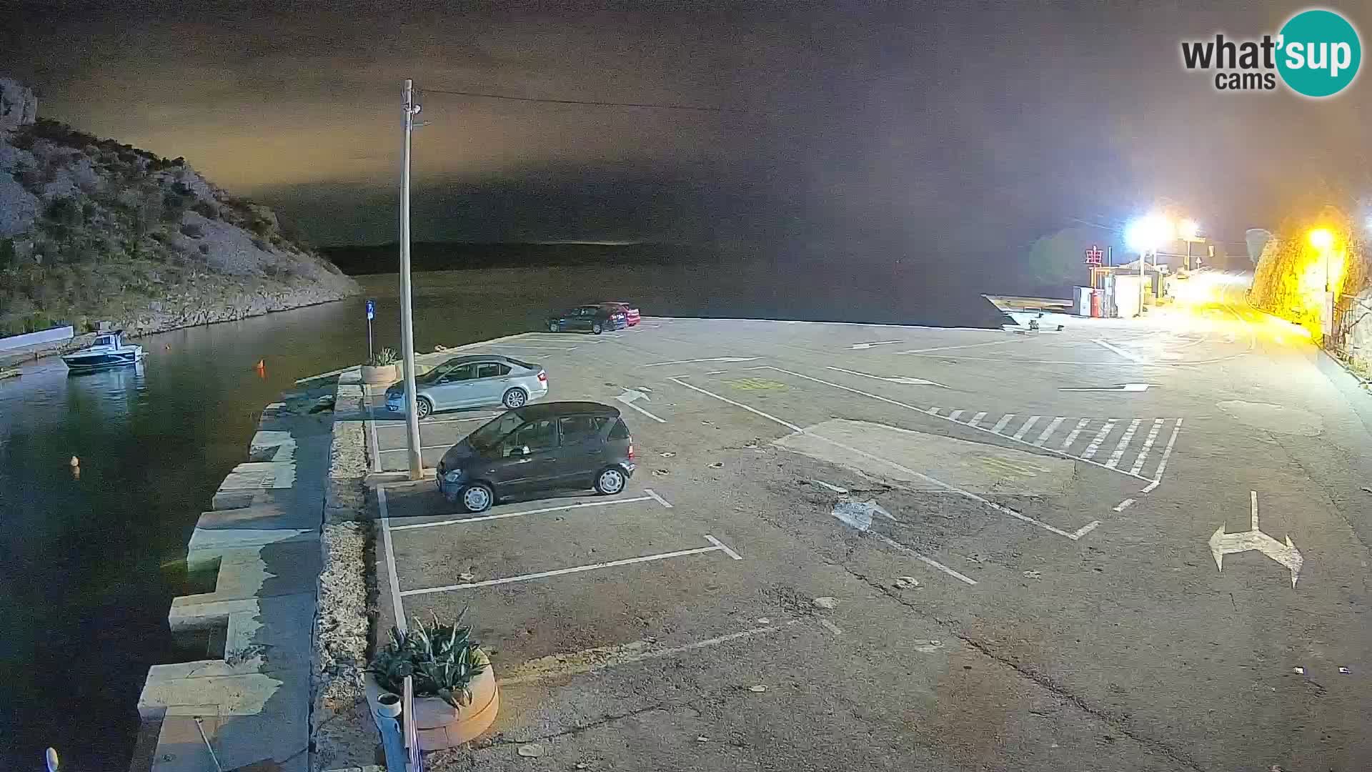 Webcam del puerto de ferris de Prizna – hacia la isla de Pag