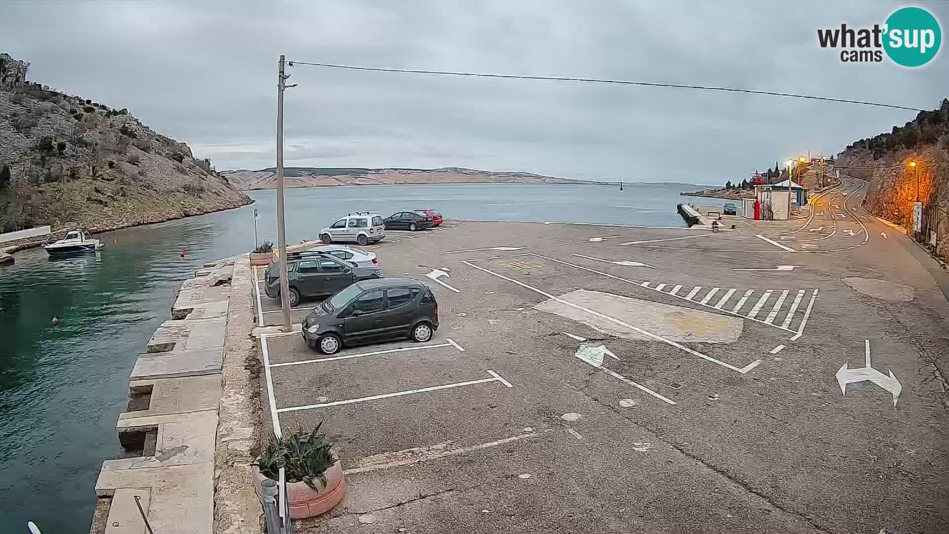 Webcam port de ferry de Prizna – vers l’île de Pag