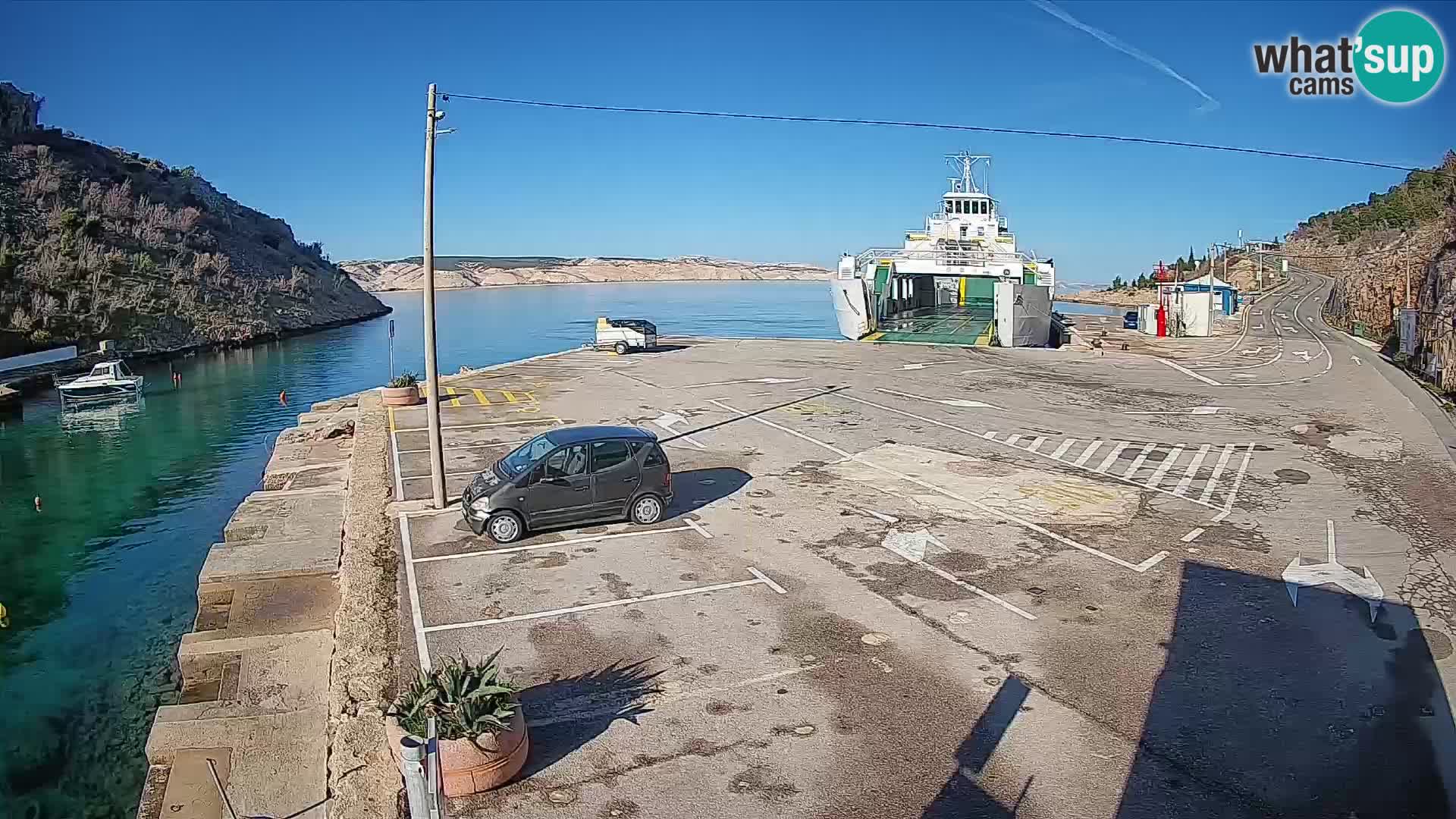 Web kamera trajektna luka Prizna – prema otoku Pag