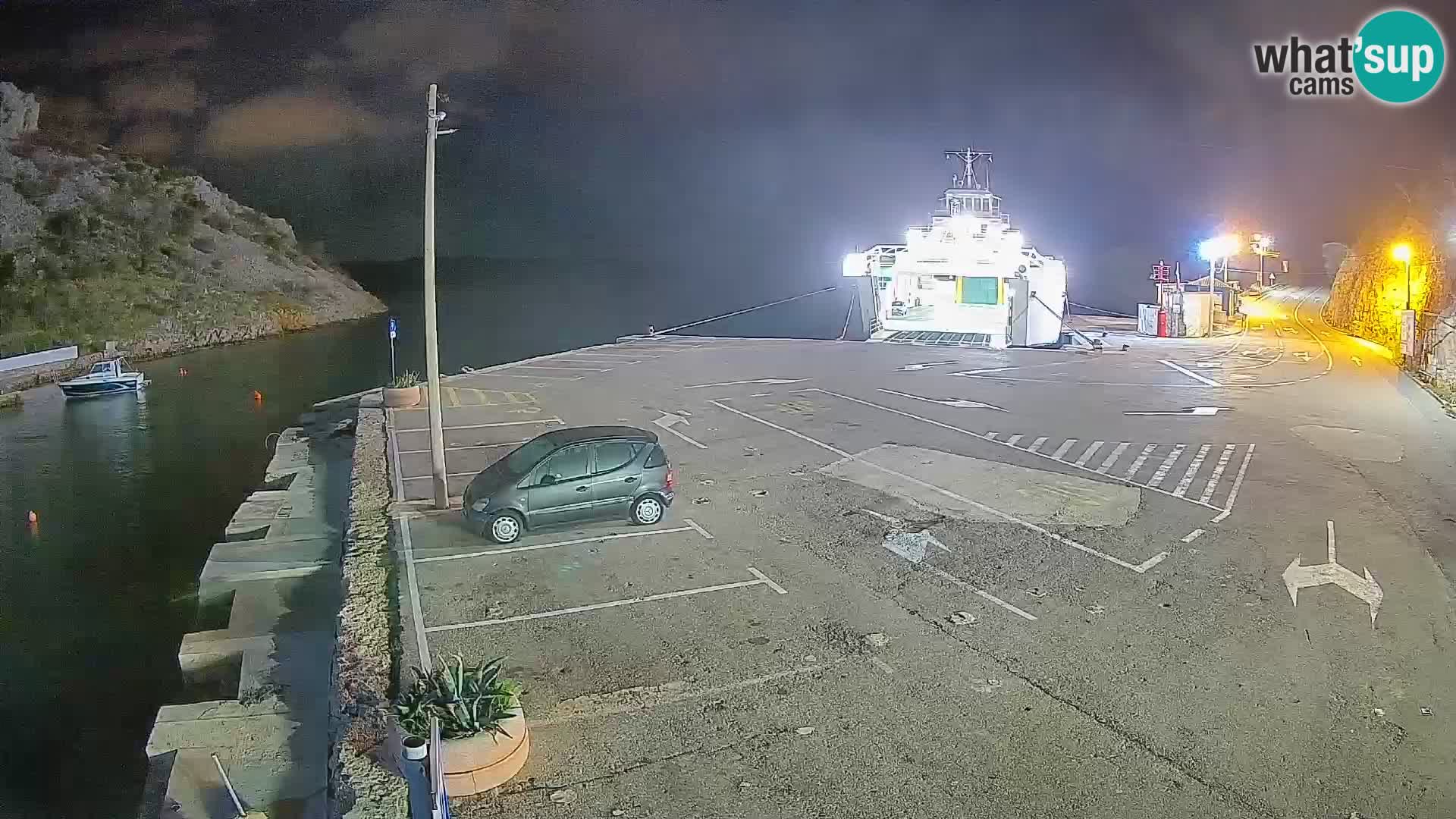 Webcam del puerto de ferris de Prizna – hacia la isla de Pag