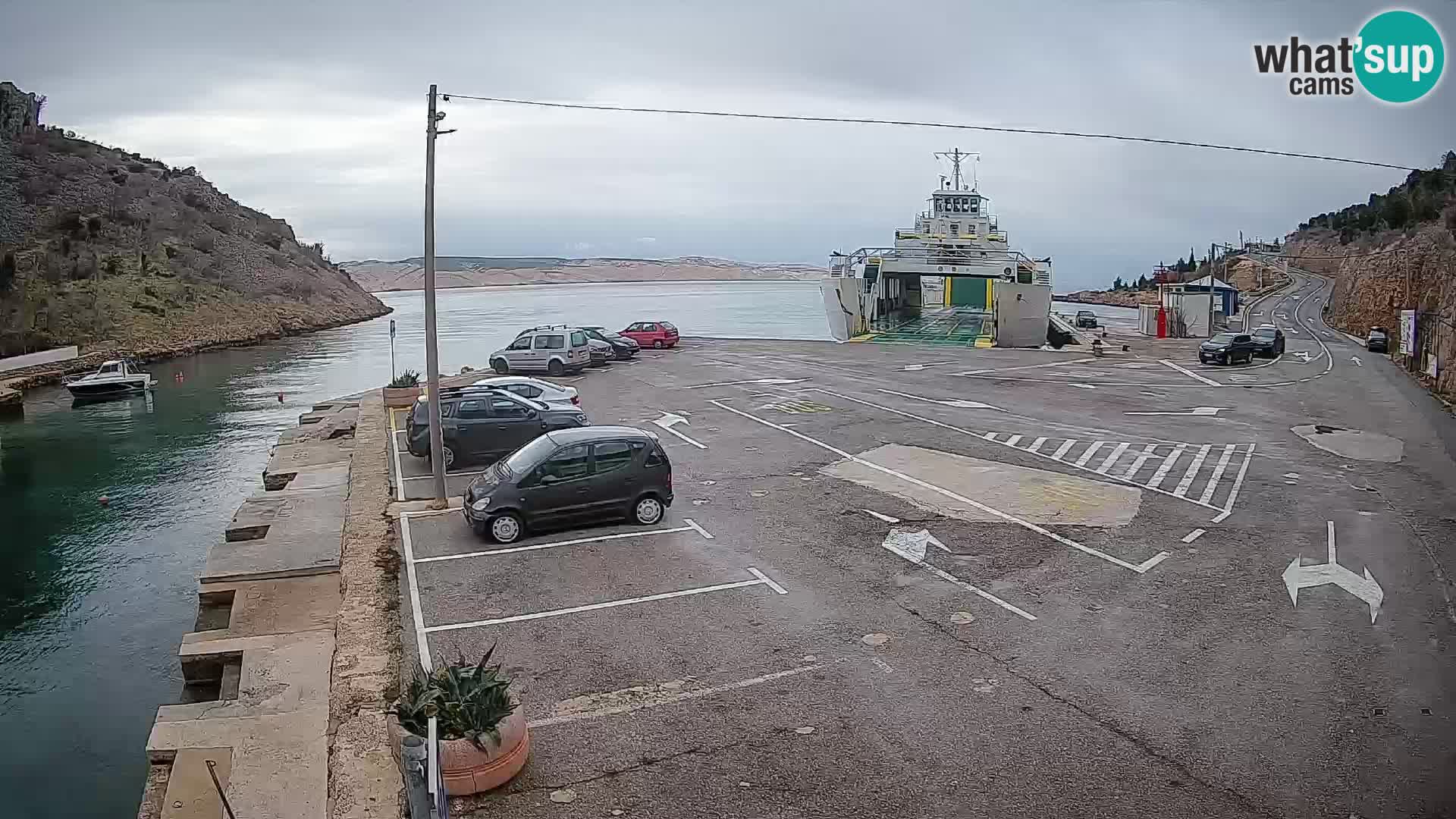 Webcam del puerto de ferris de Prizna – hacia la isla de Pag