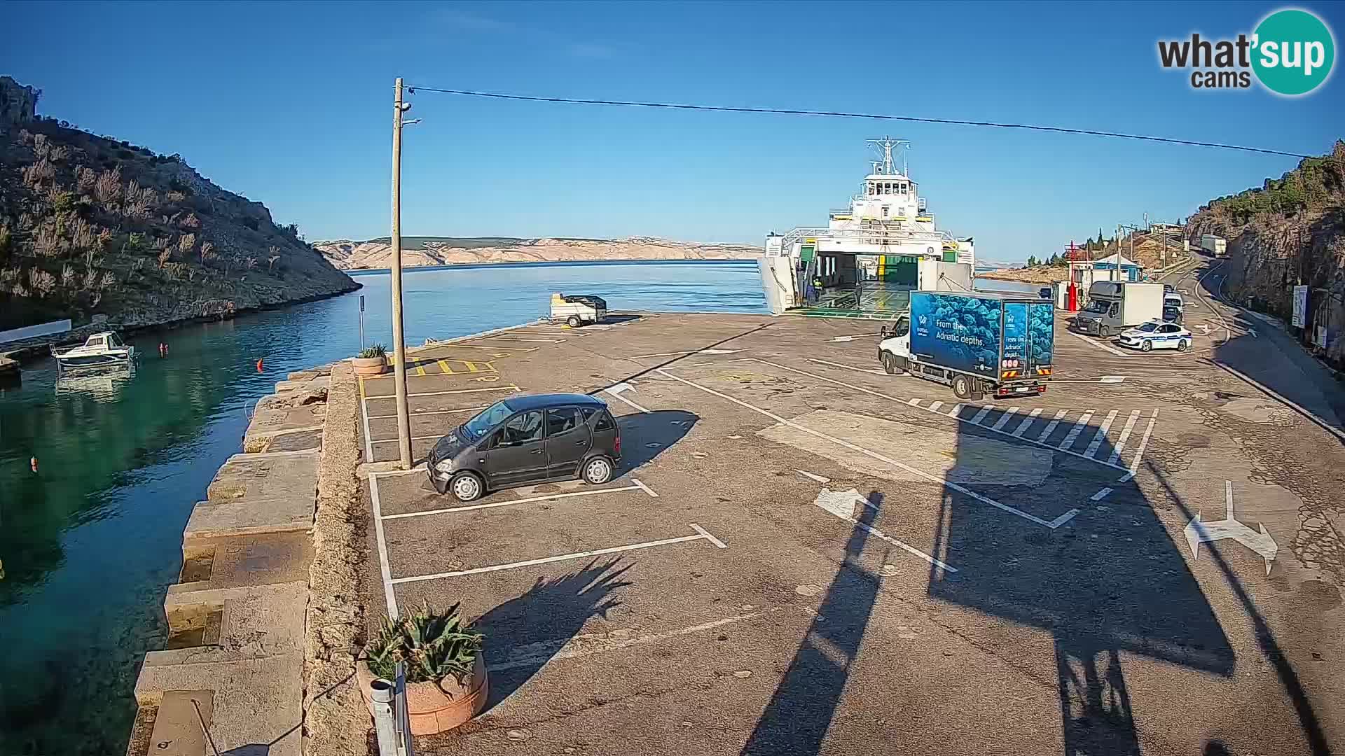 Webcam Prizna ferry port to Pag island