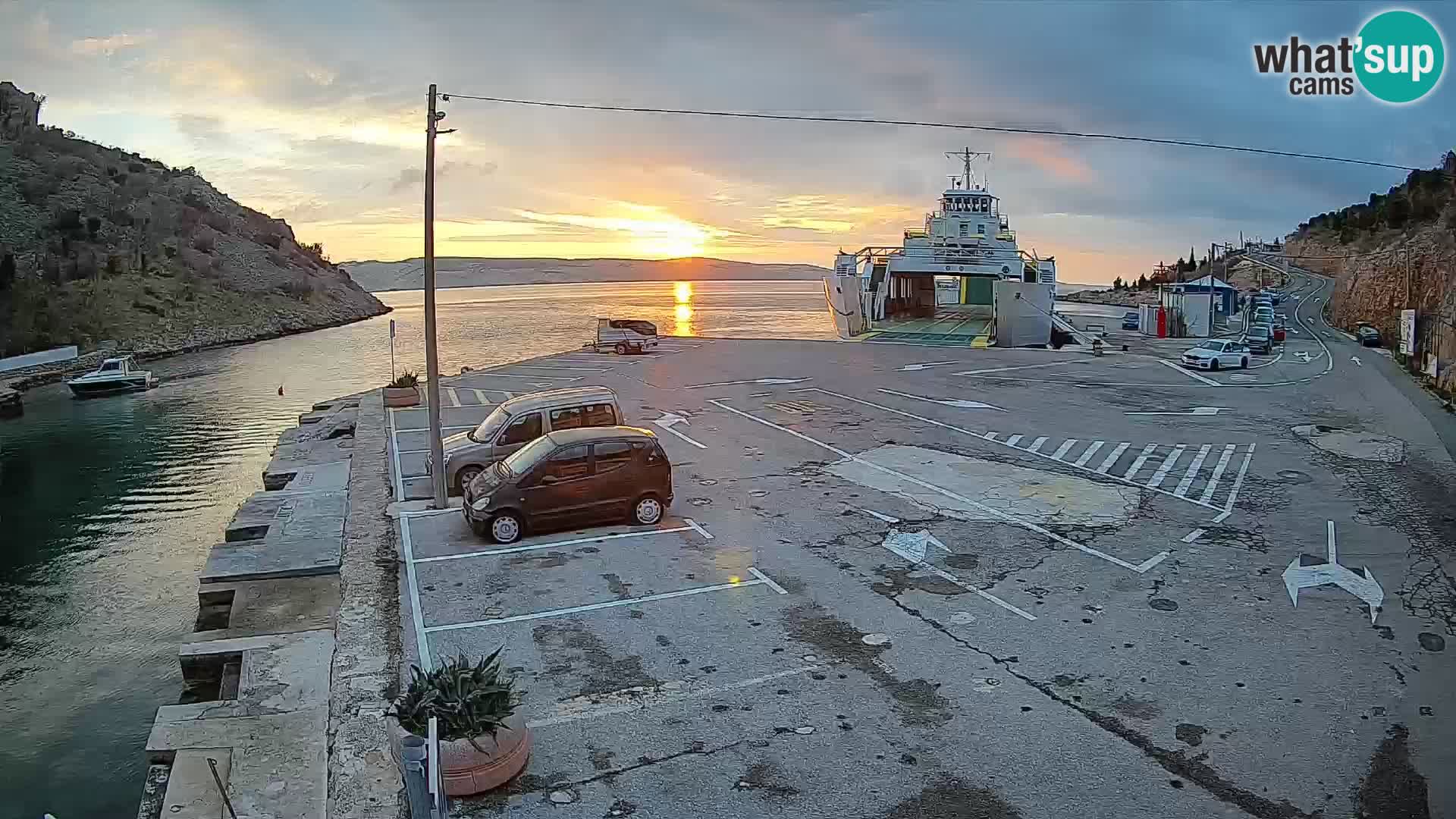 Webcam Prizna ferry port to Pag island