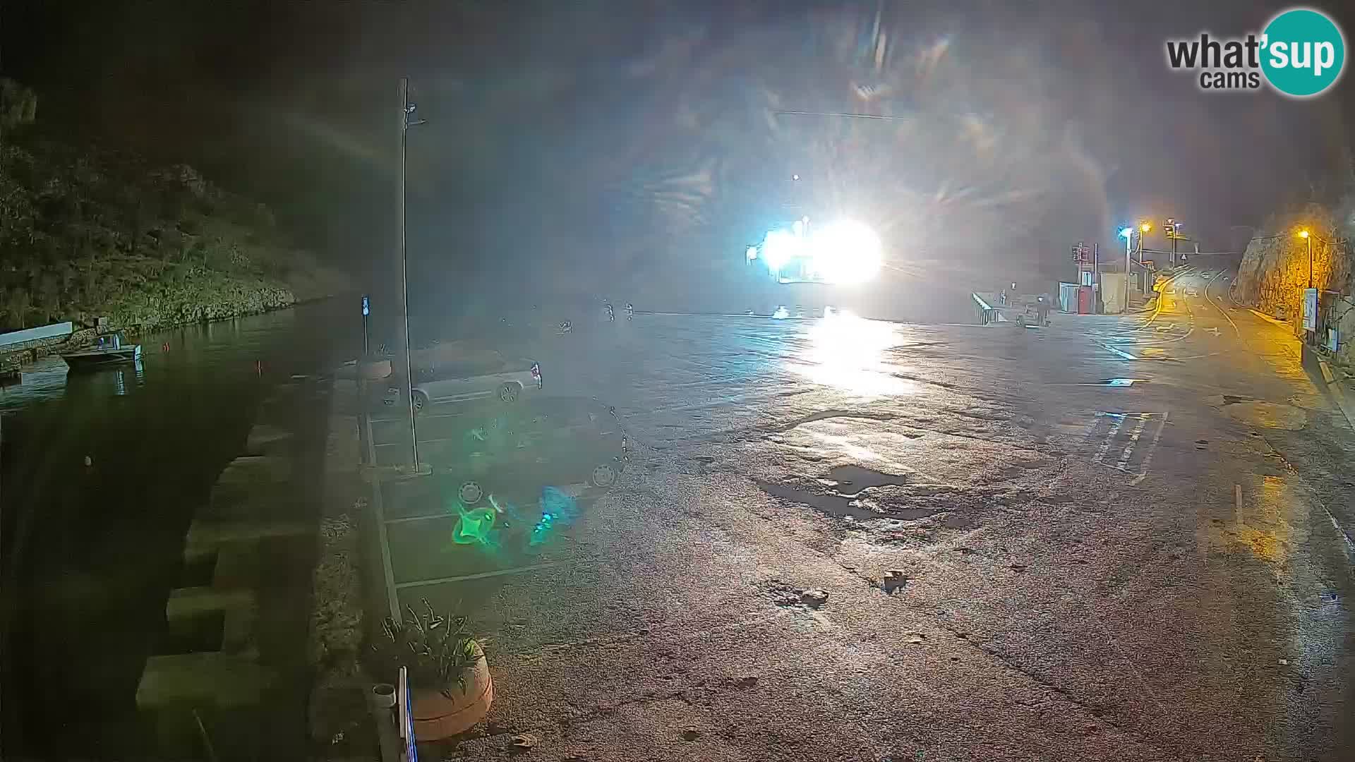 Webcam del puerto de ferris de Prizna – hacia la isla de Pag