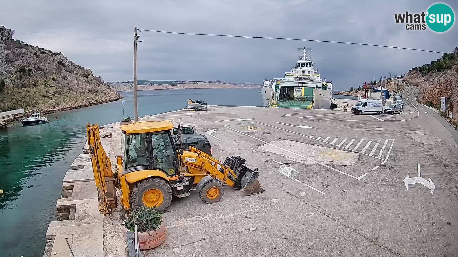 Web kamera trajektna luka Prizna – prema otoku Pag