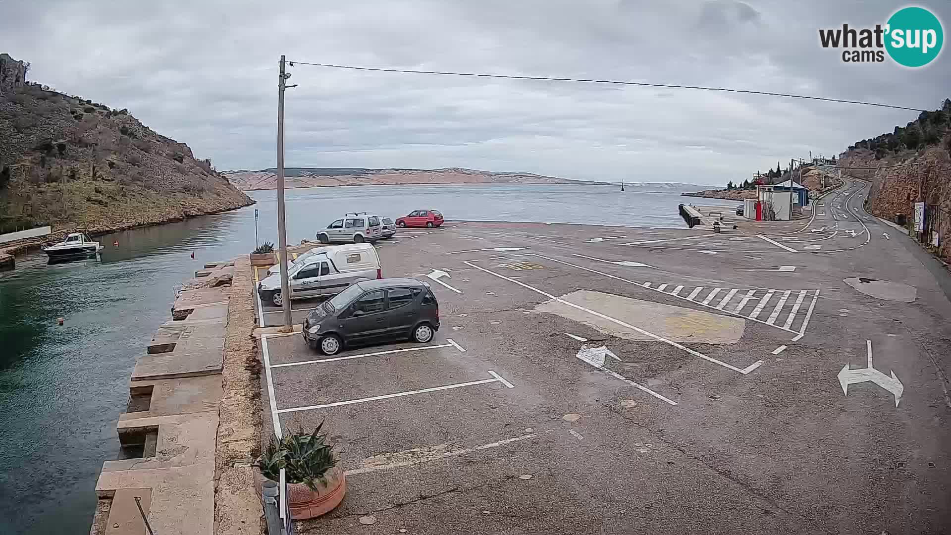 Web kamera trajektna luka Prizna – prema otoku Pag