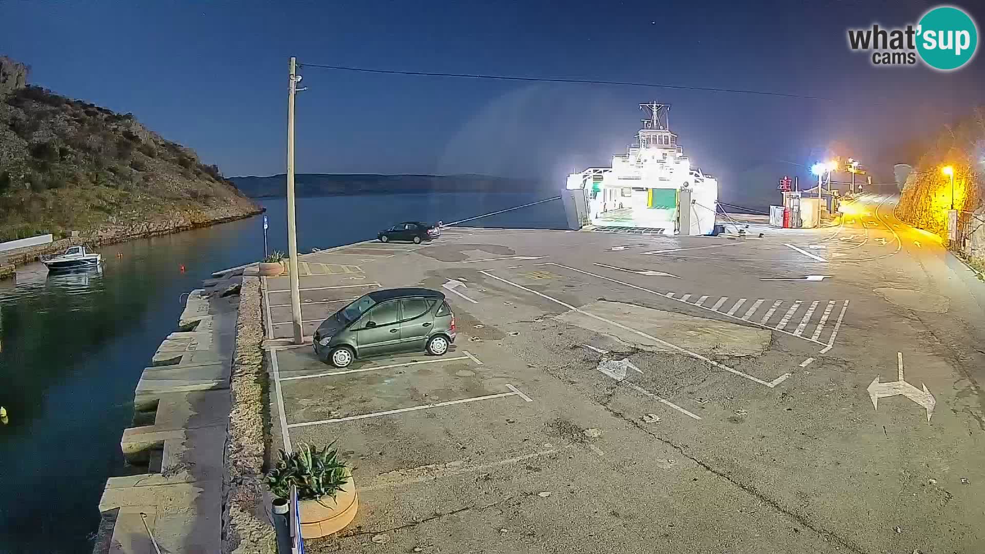 Webcam del puerto de ferris de Prizna – hacia la isla de Pag