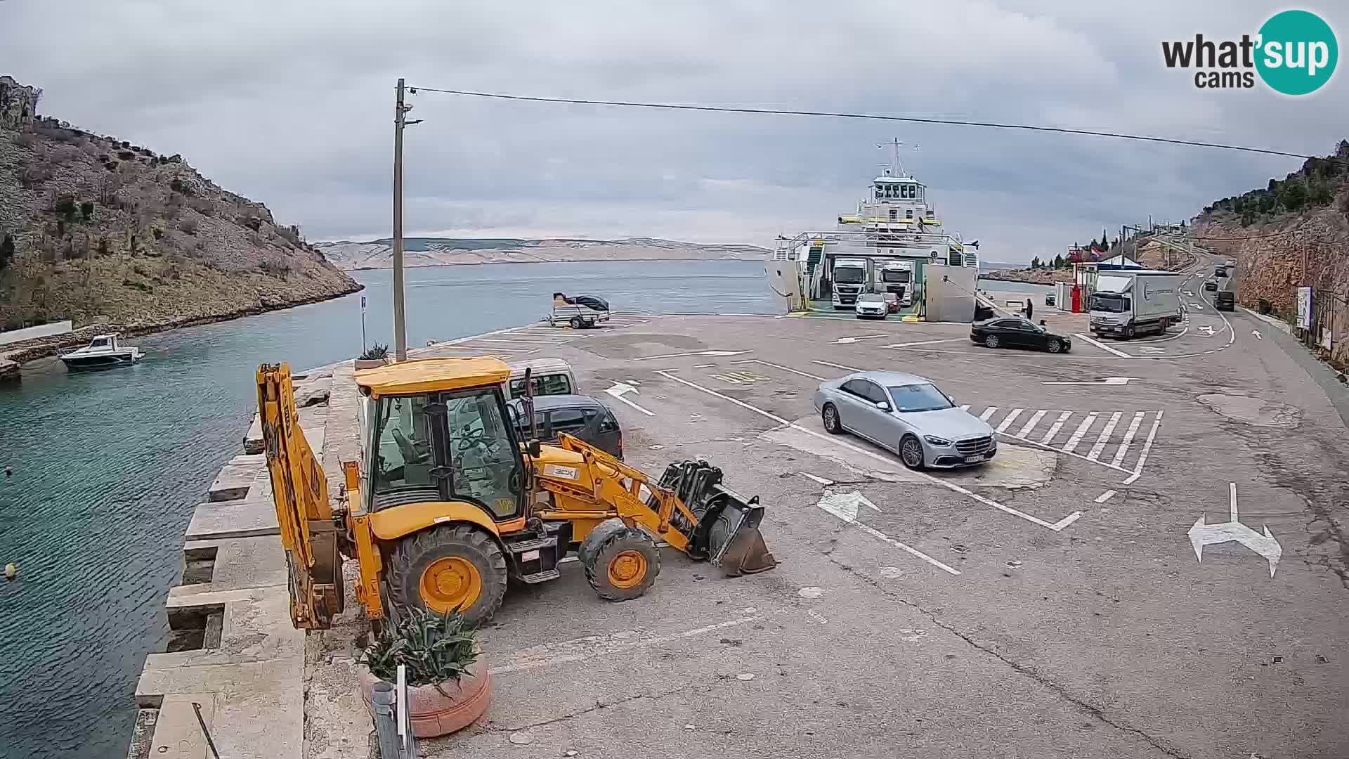 Web kamera trajektna luka Prizna – prema otoku Pag