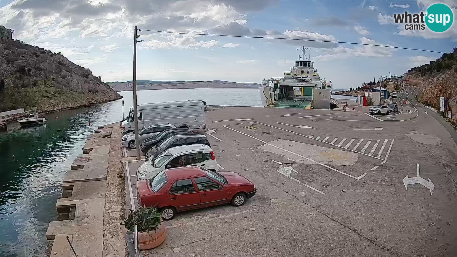 Webcam del puerto de ferris de Prizna – hacia la isla de Pag