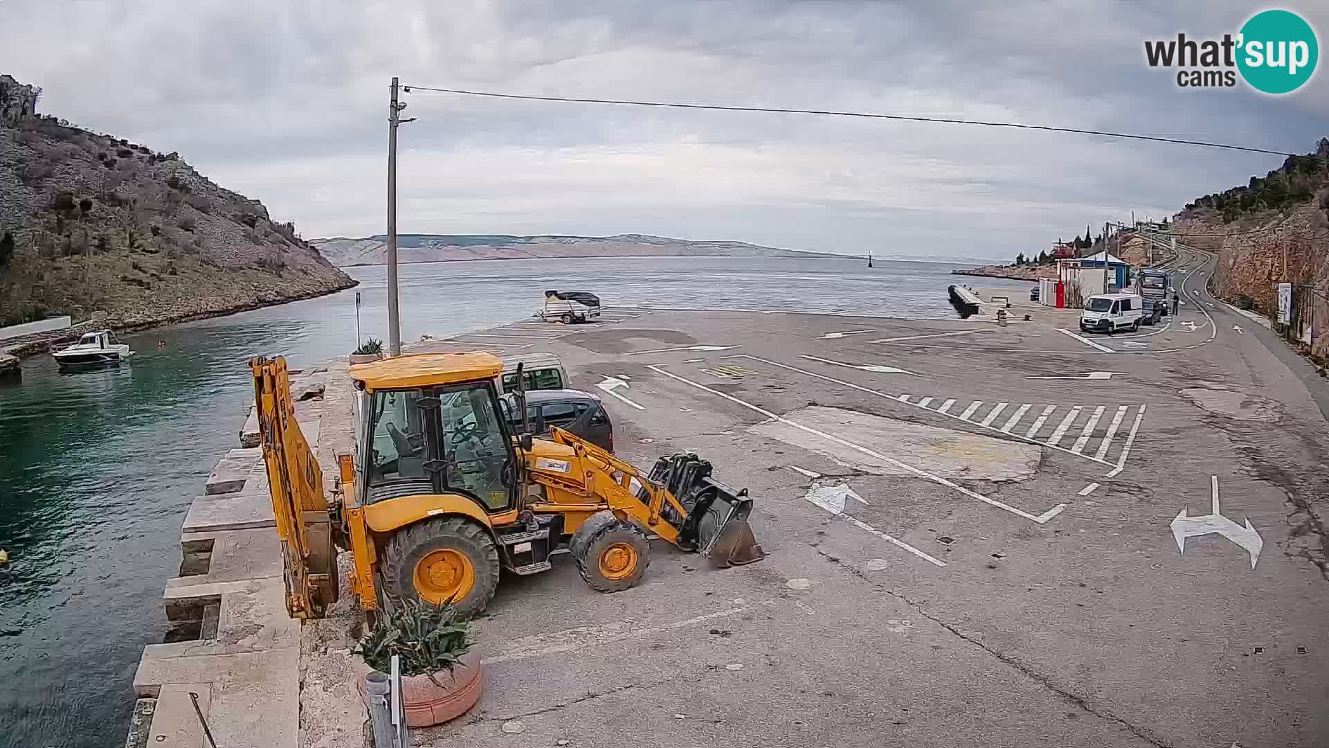 Web kamera trajektna luka Prizna – prema otoku Pag