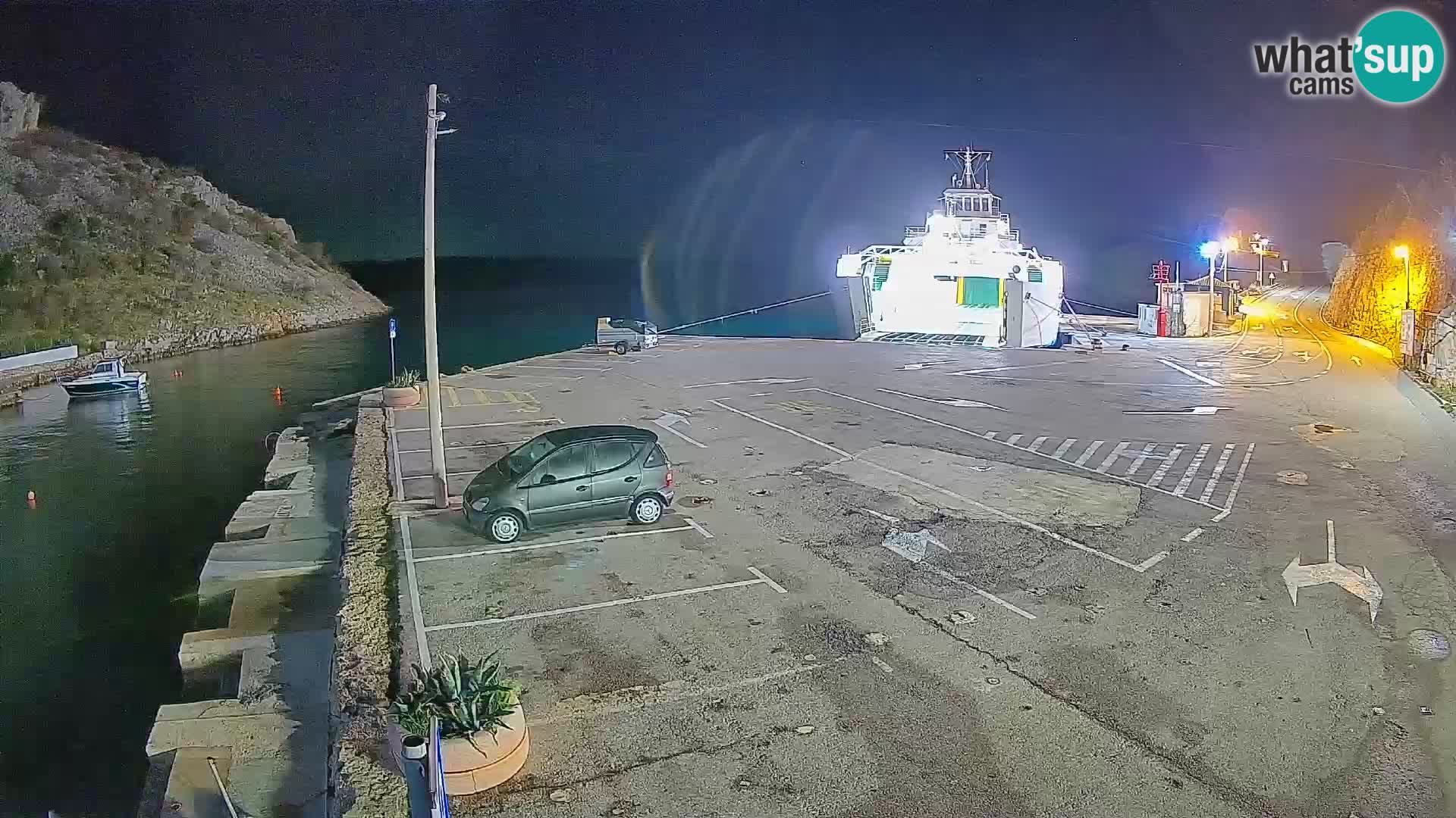 Webcam del puerto de ferris de Prizna – hacia la isla de Pag