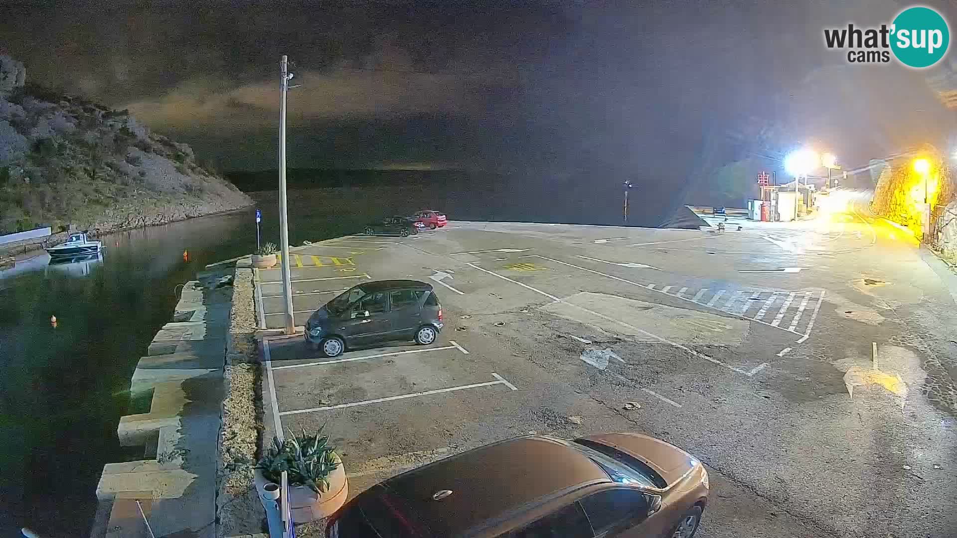 Webcam del puerto de ferris de Prizna – hacia la isla de Pag