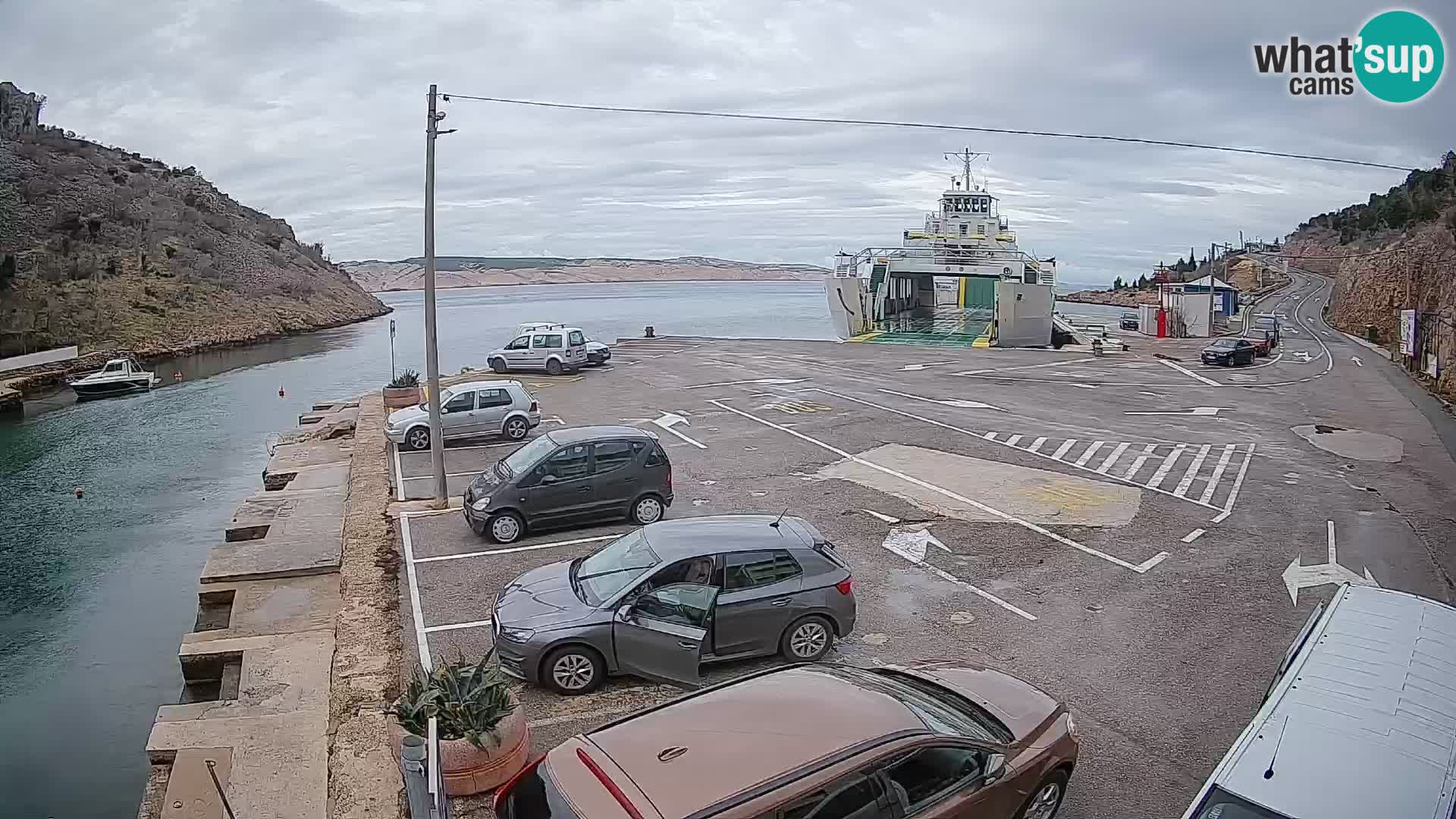 Web kamera trajektna luka Prizna – prema otoku Pag