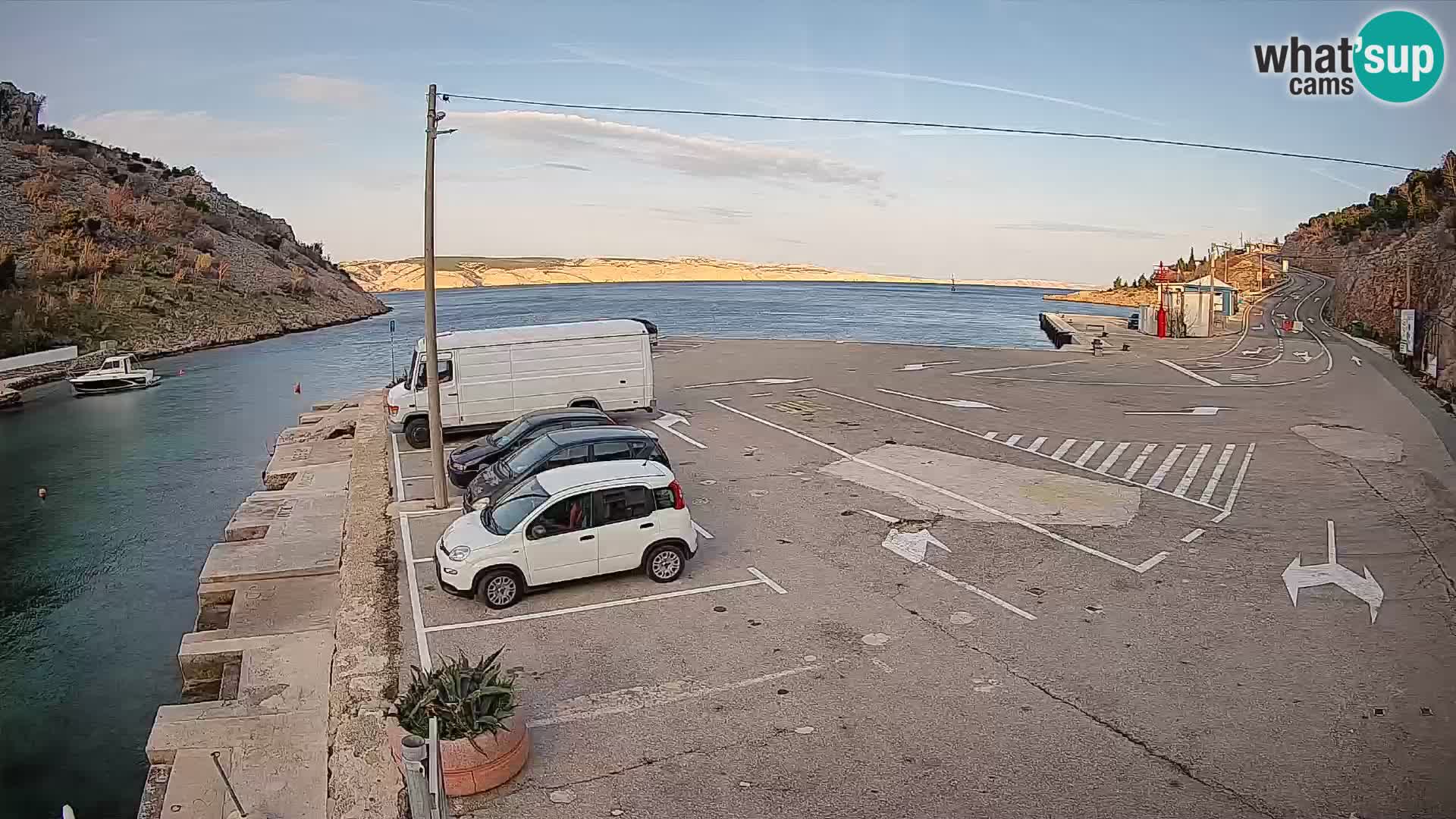 Webcam port de ferry de Prizna – vers l’île de Pag