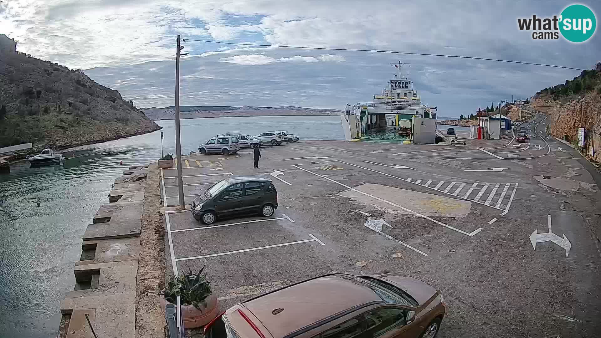 Web kamera trajektna luka Prizna – prema otoku Pag