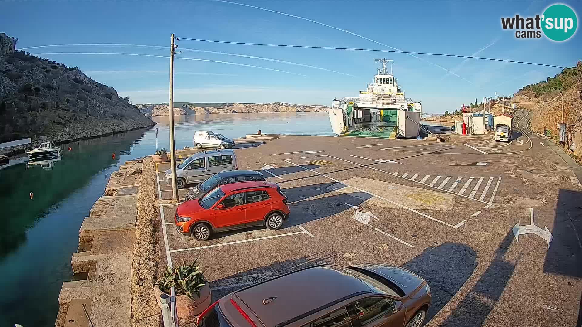 Web kamera trajektna luka Prizna – prema otoku Pag