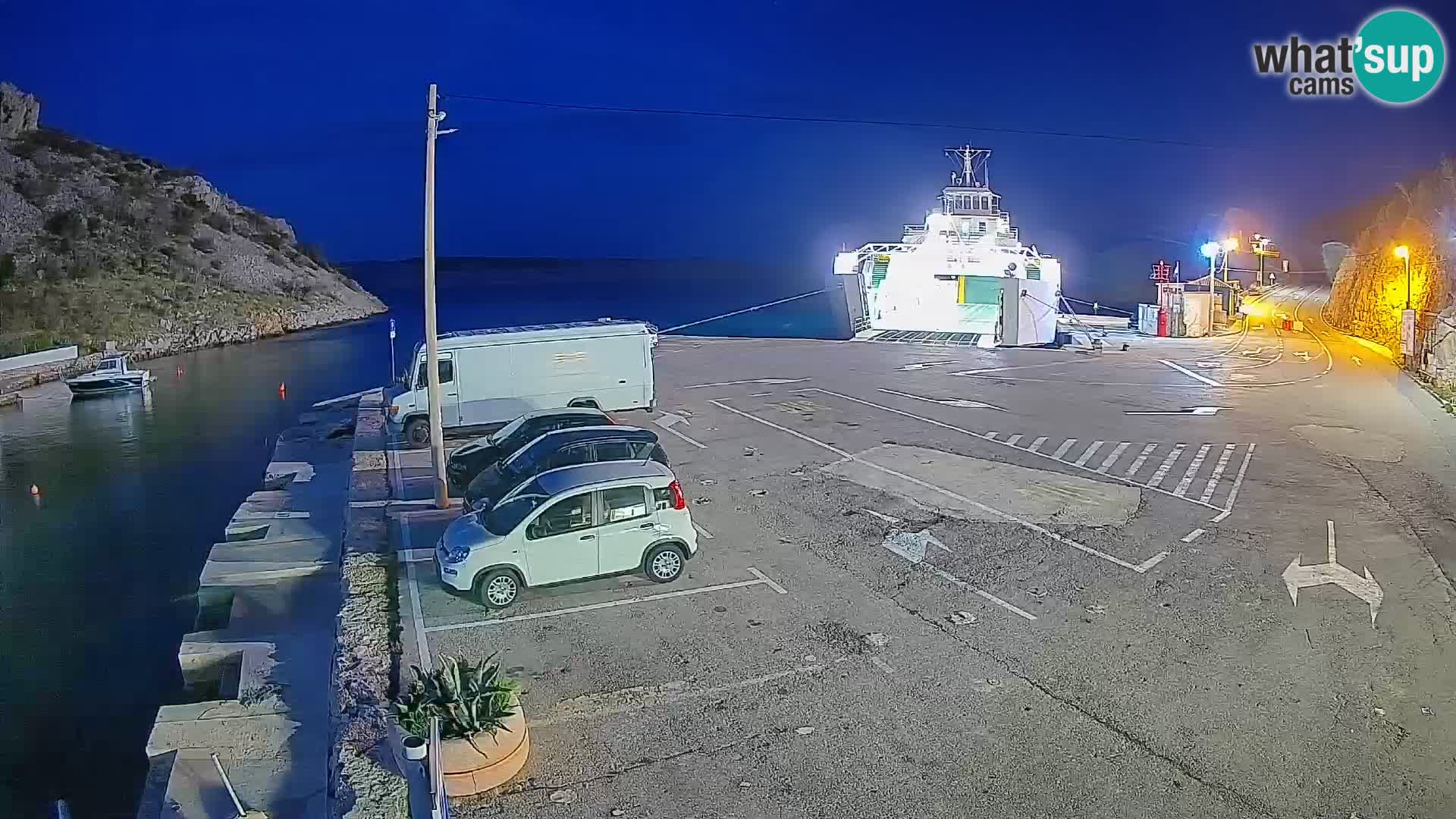Webcam del puerto de ferris de Prizna – hacia la isla de Pag