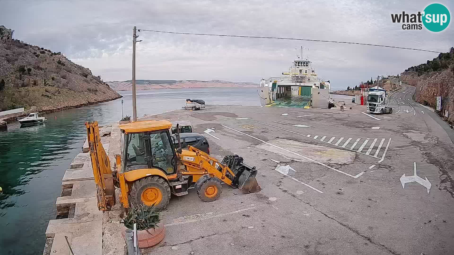 Web kamera trajektna luka Prizna – prema otoku Pag