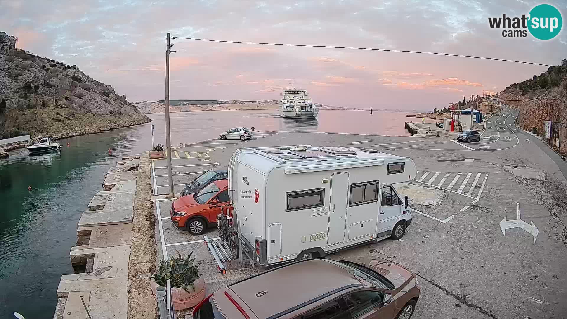 Webcam port de ferry de Prizna – vers l’île de Pag