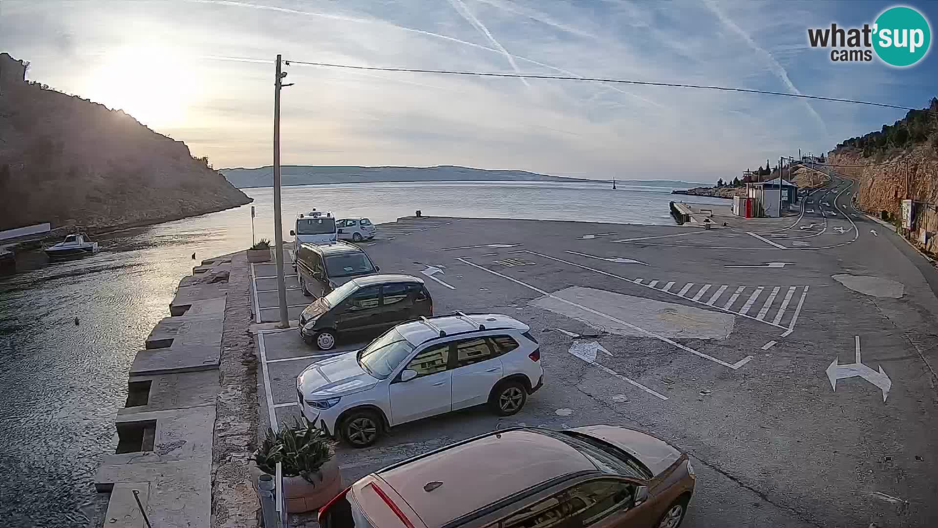 Web kamera trajektna luka Prizna – prema otoku Pag