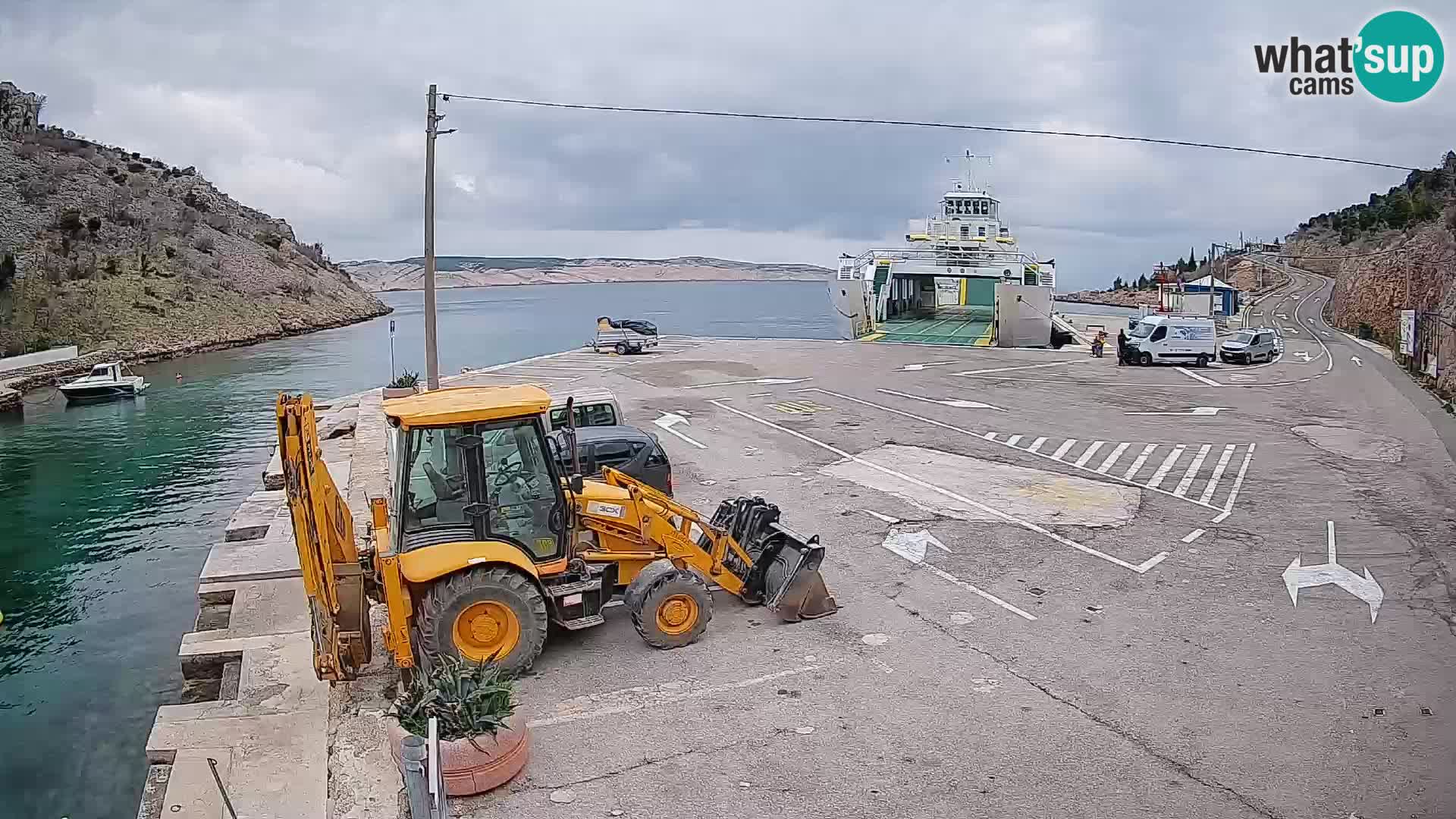 Web kamera trajektna luka Prizna – prema otoku Pag