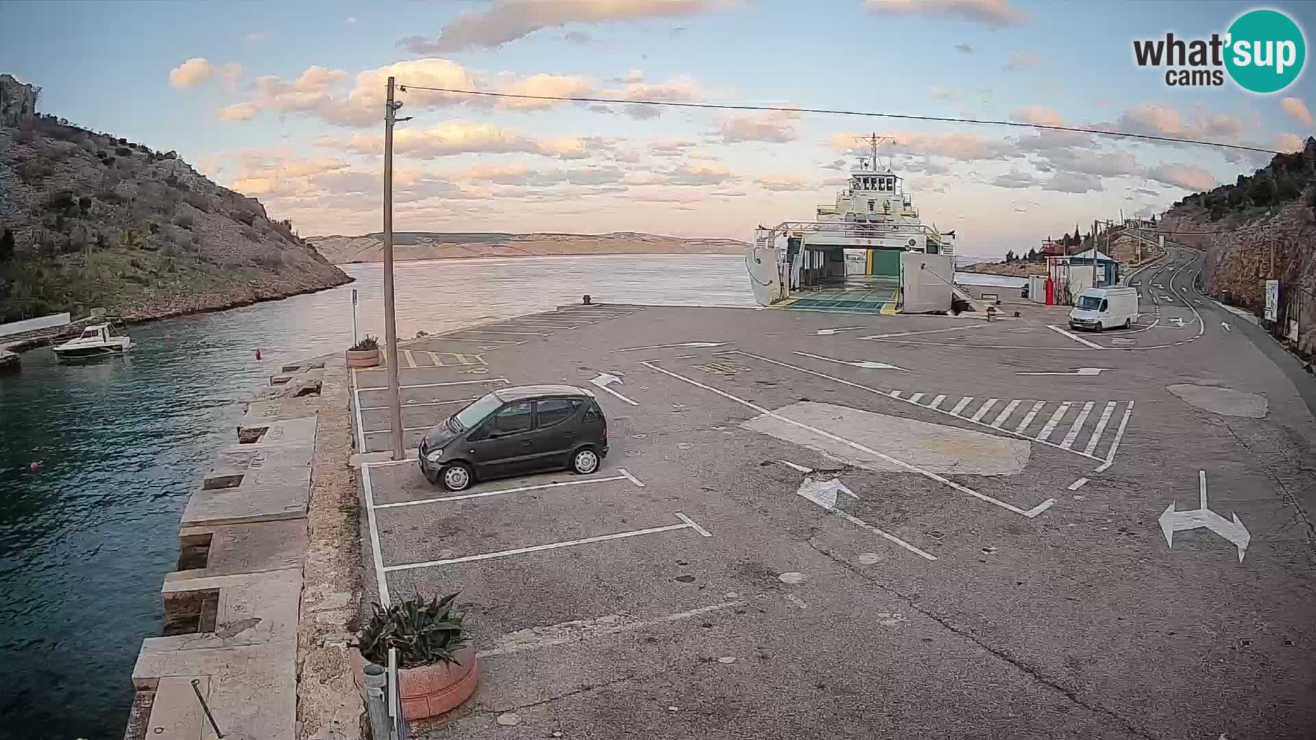Webcam Prizna ferry port to Pag island