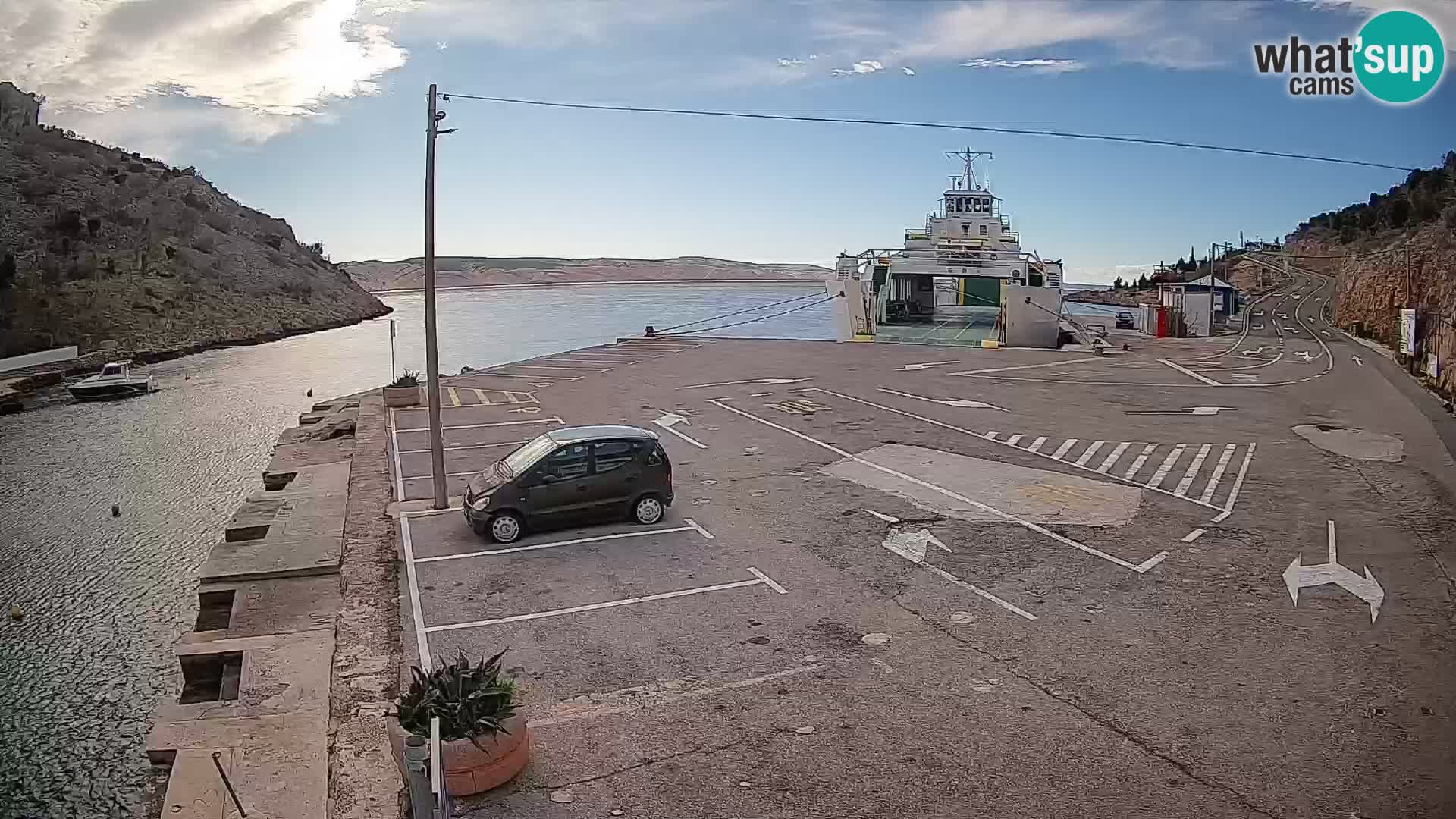 Webcam del puerto de ferris de Prizna – hacia la isla de Pag