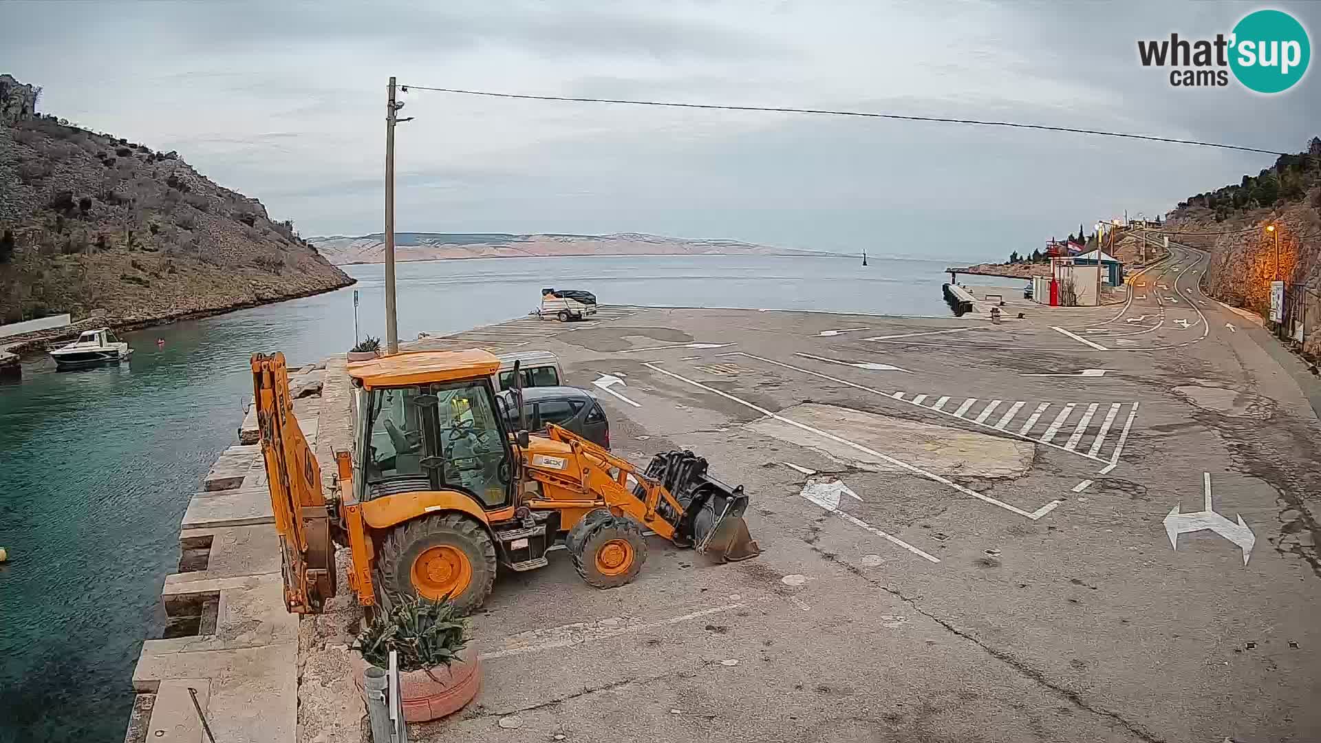 Web kamera trajektna luka Prizna – prema otoku Pag