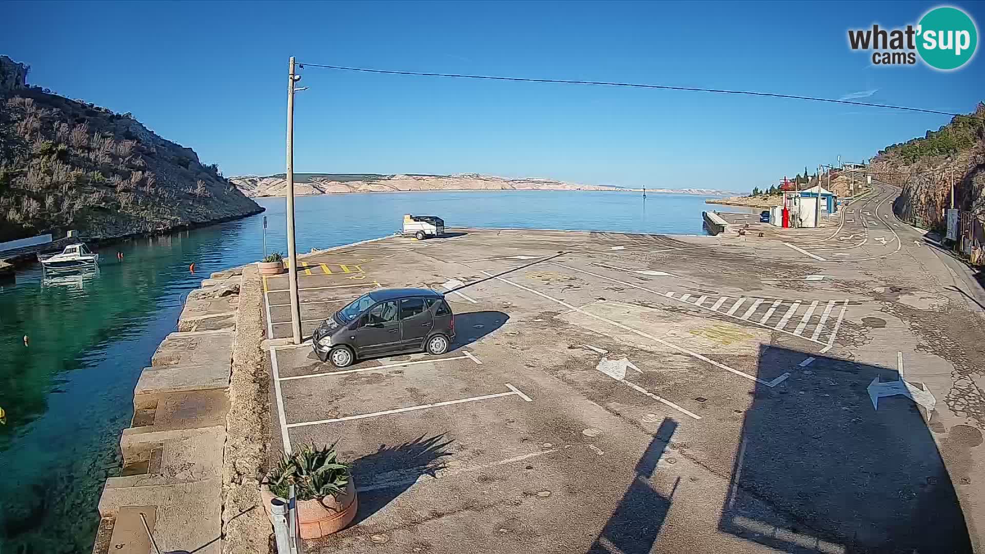 Webcam del puerto de ferris de Prizna – hacia la isla de Pag