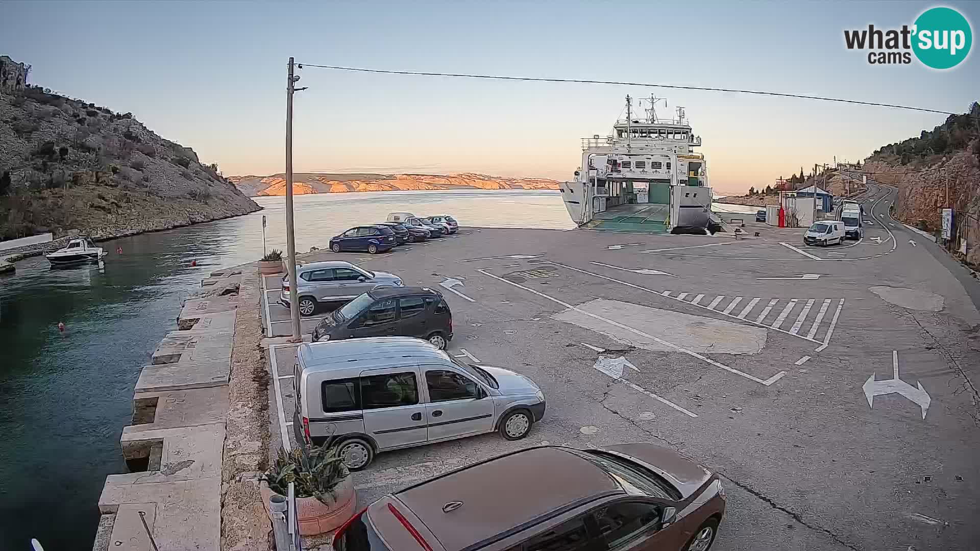 Webcam Fährhafen Prizna – zur Insel Pag