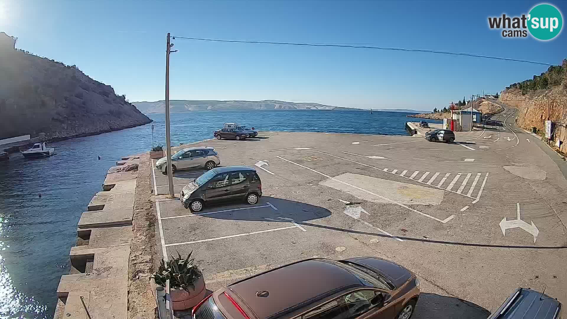 Webcam del puerto de ferris de Prizna – hacia la isla de Pag