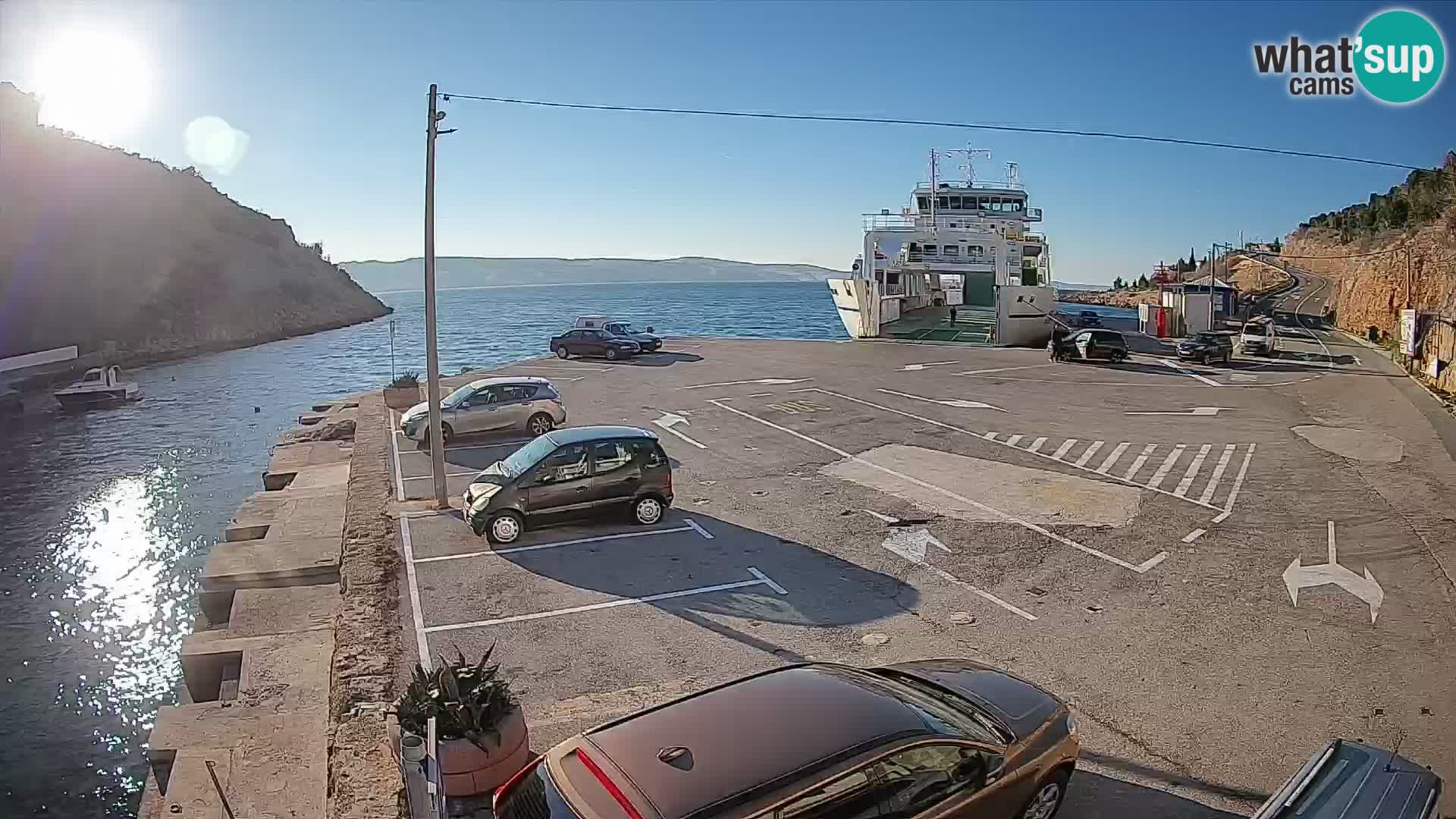 Web kamera trajektna luka Prizna – prema otoku Pag