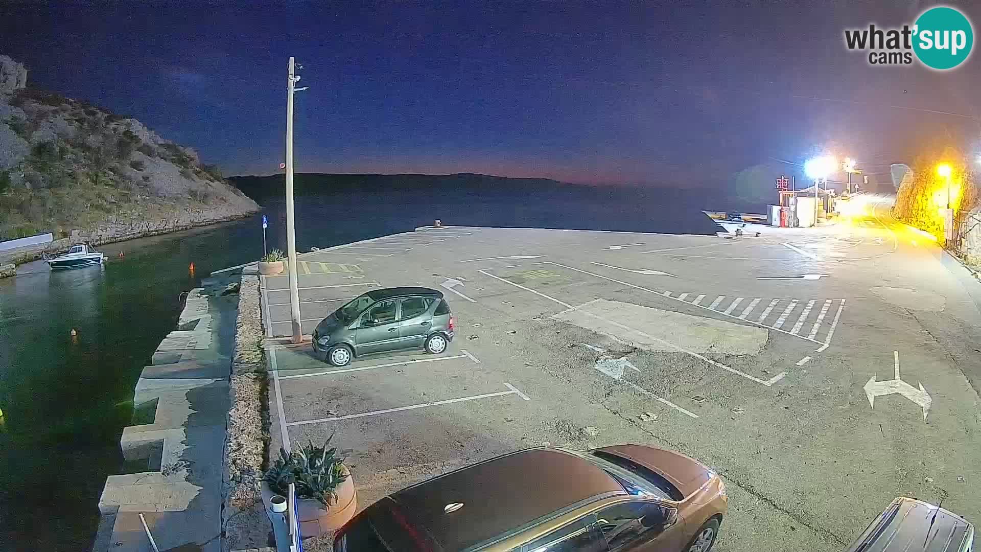 Webcam del puerto de ferris de Prizna – hacia la isla de Pag