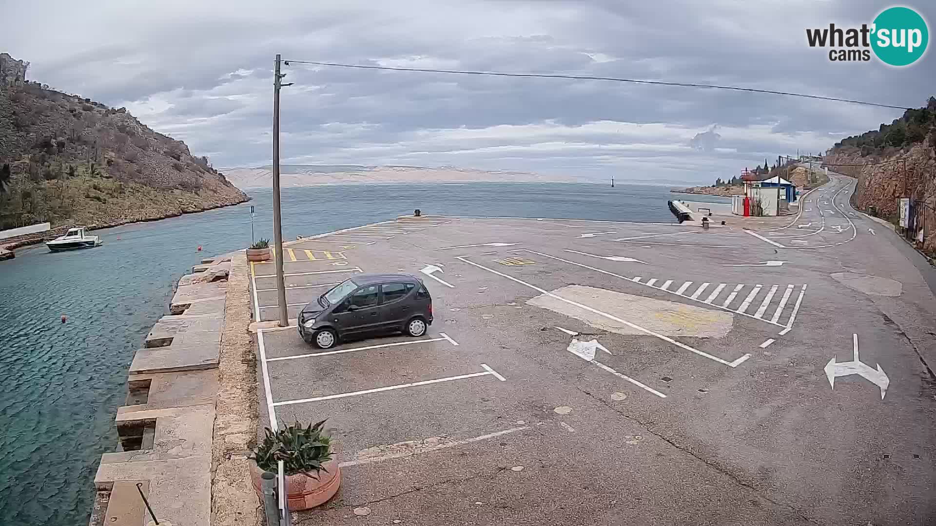 Webcam del puerto de ferris de Prizna – hacia la isla de Pag