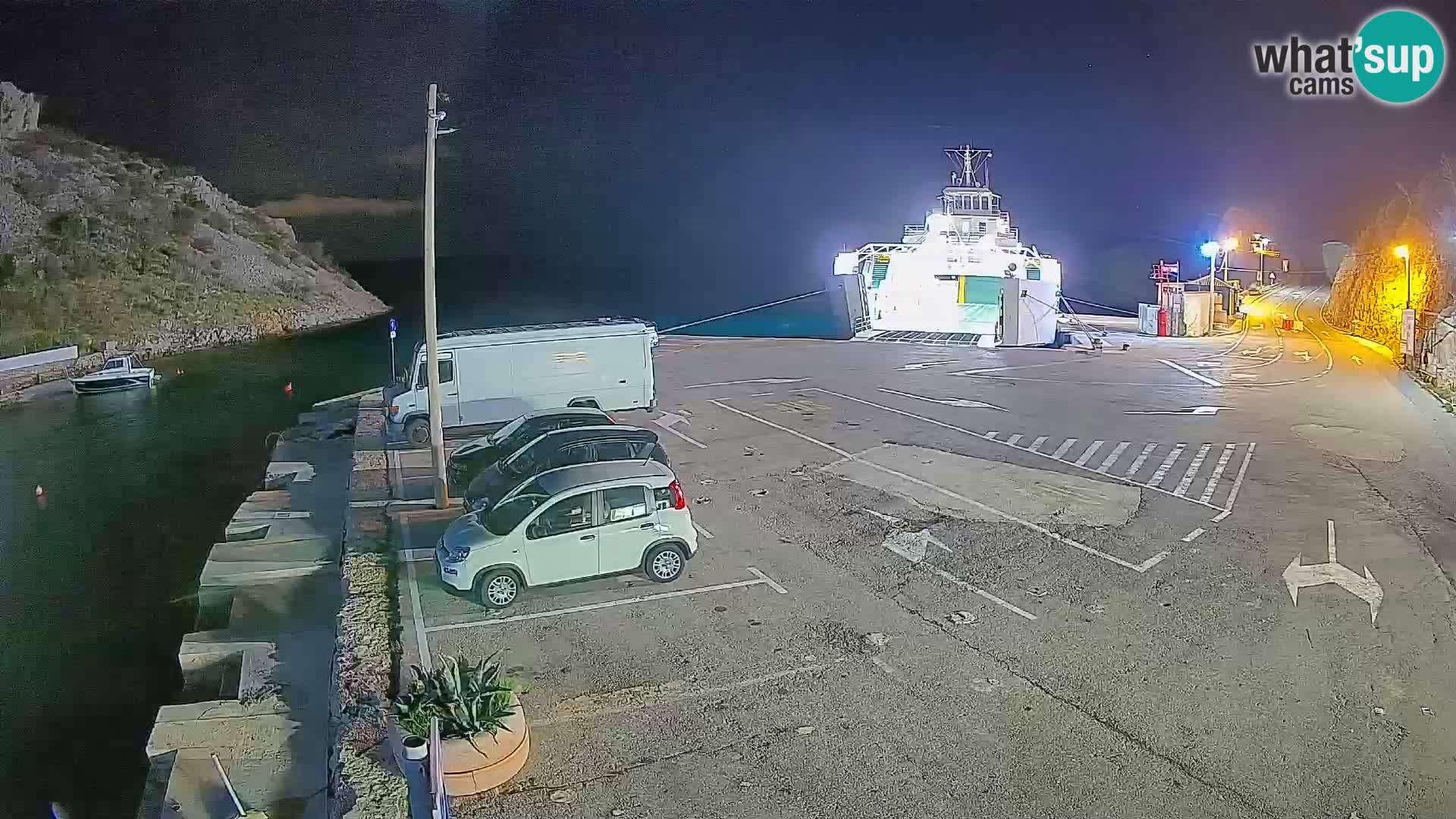 Web kamera trajektna luka Prizna – prema otoku Pag