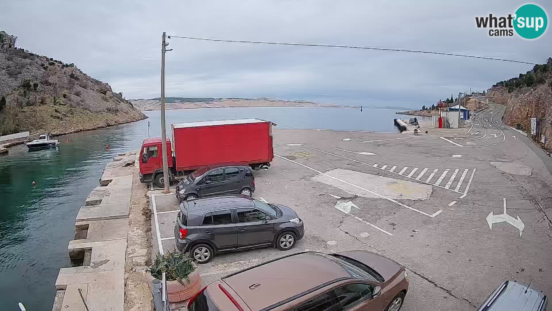 Web kamera trajektna luka Prizna – prema otoku Pag