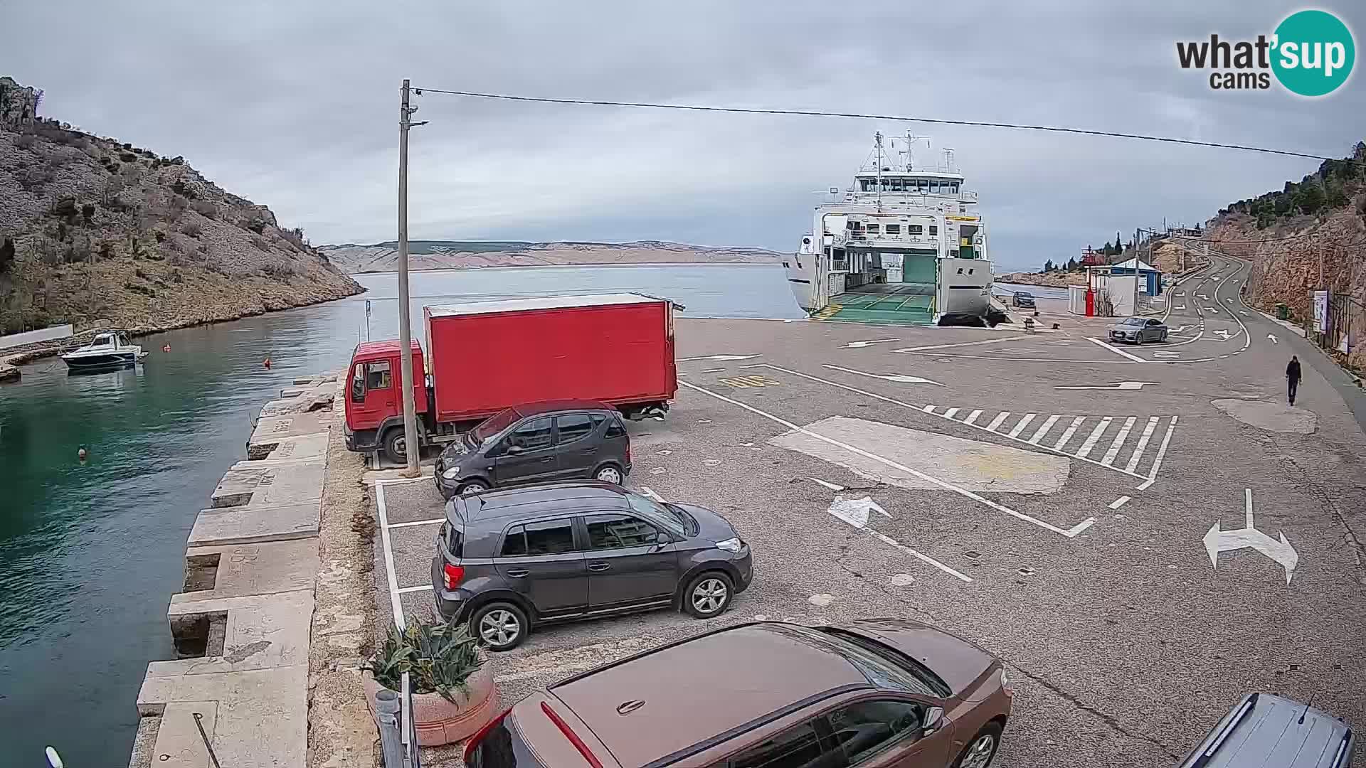 Webcam del puerto de ferris de Prizna – hacia la isla de Pag